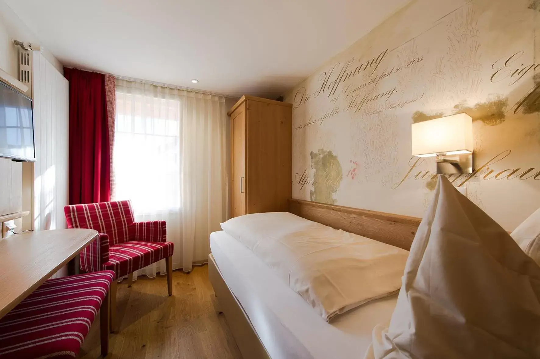 Standard Single Room in Alpenblick Hotel & Restaurant Wilderswil by Interlaken