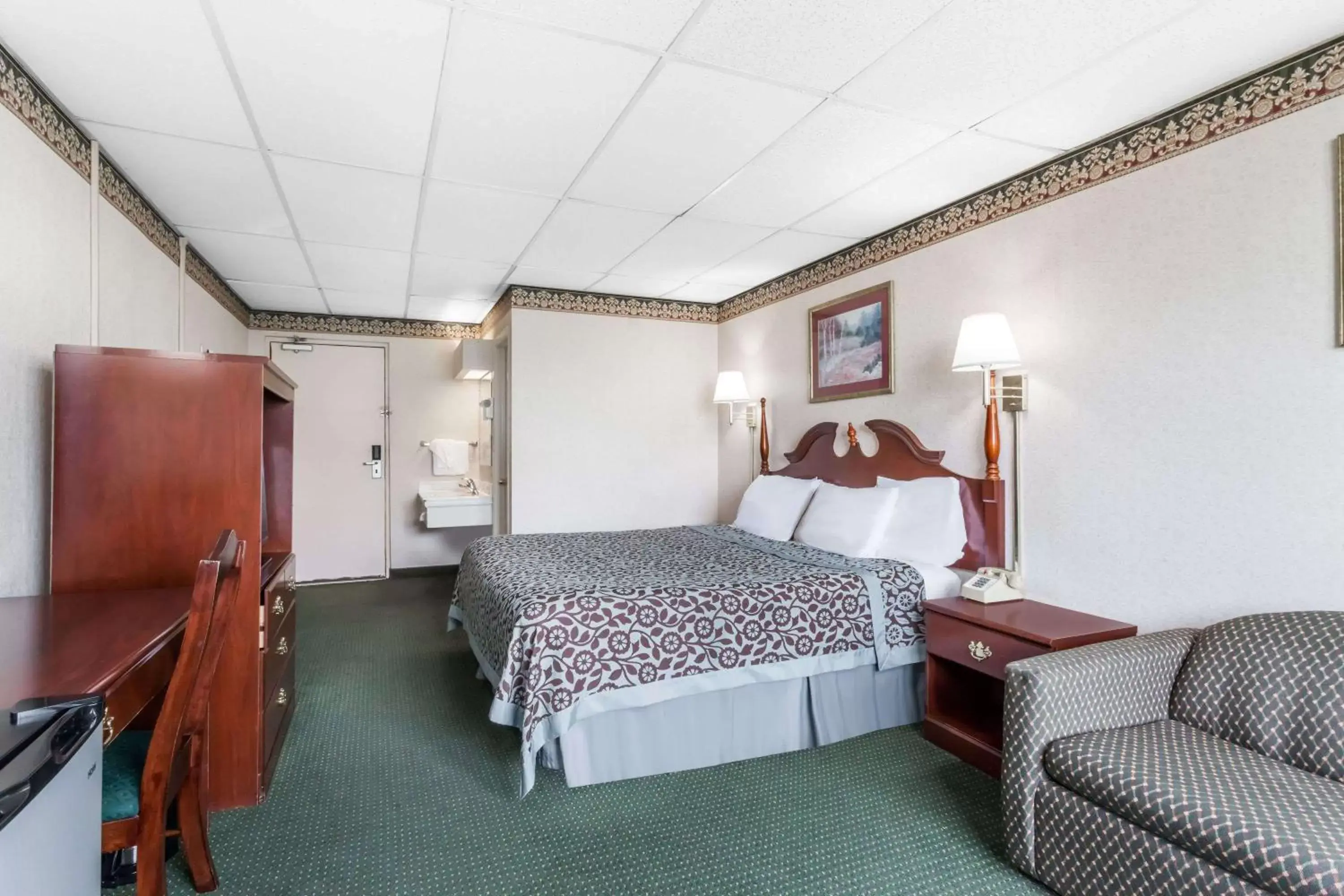 Photo of the whole room in Days Inn by Wyndham Tannersville