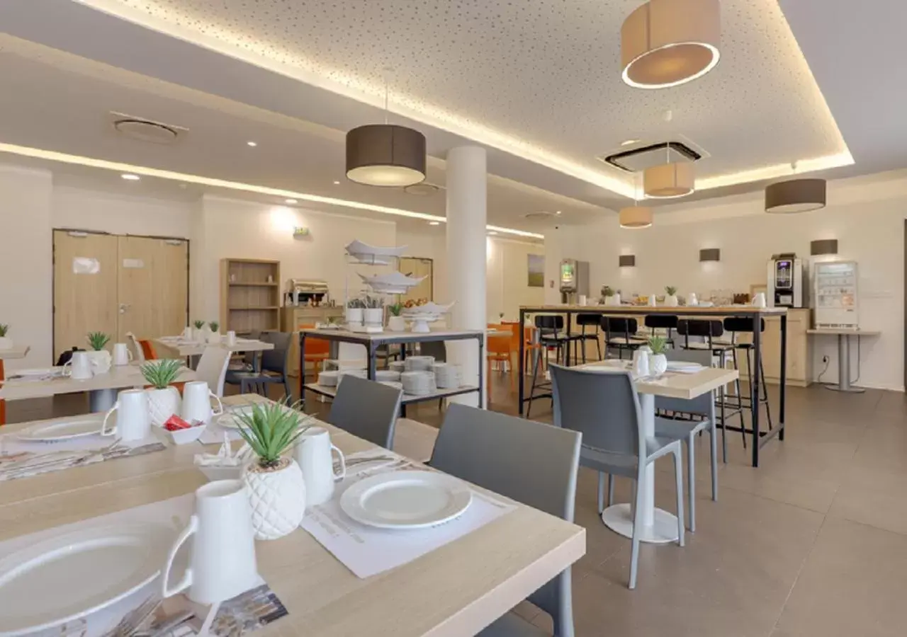 Breakfast, Restaurant/Places to Eat in All Suites Appart Hôtel Bordeaux Pessac