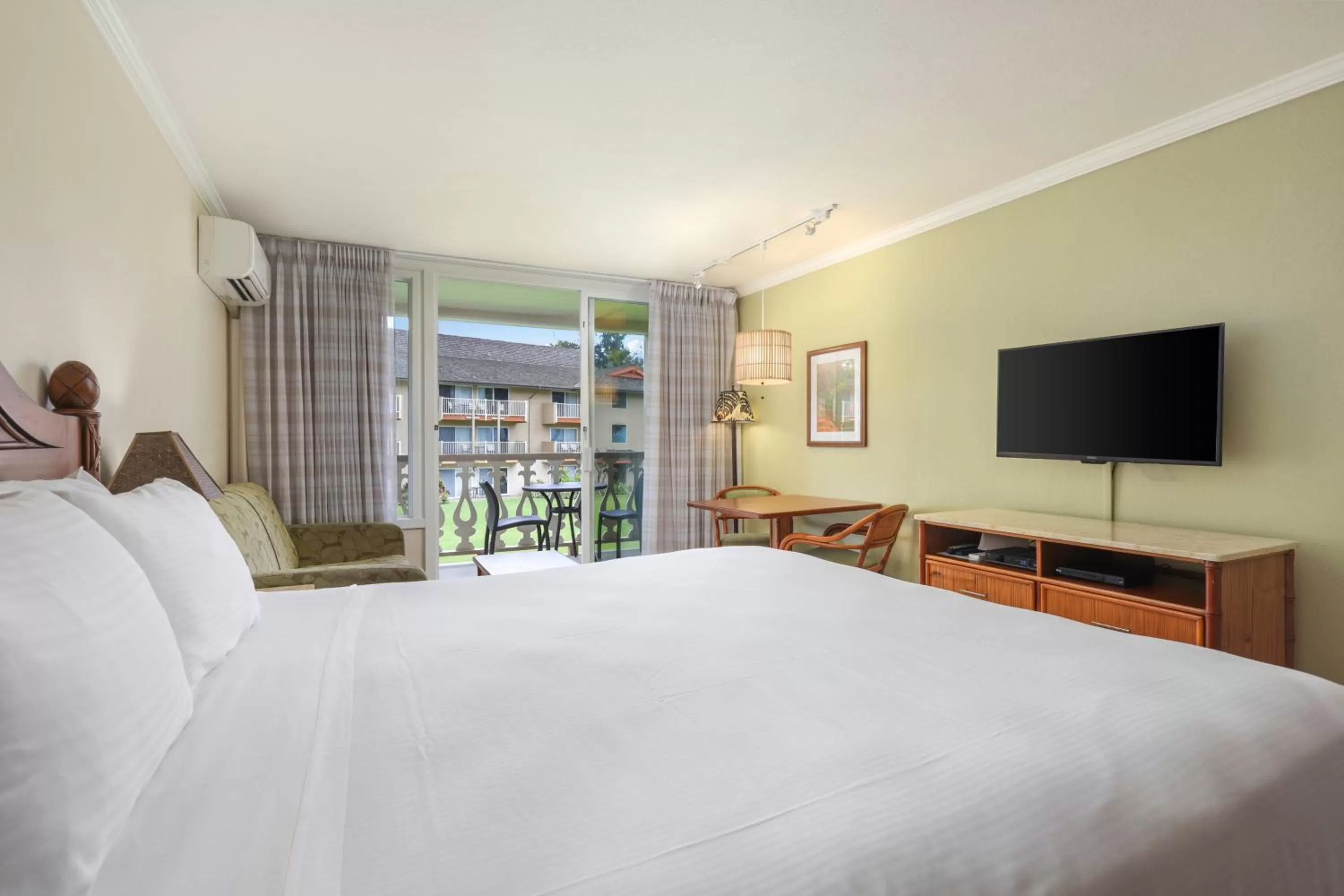 Bed in Aston Islander On The Beach