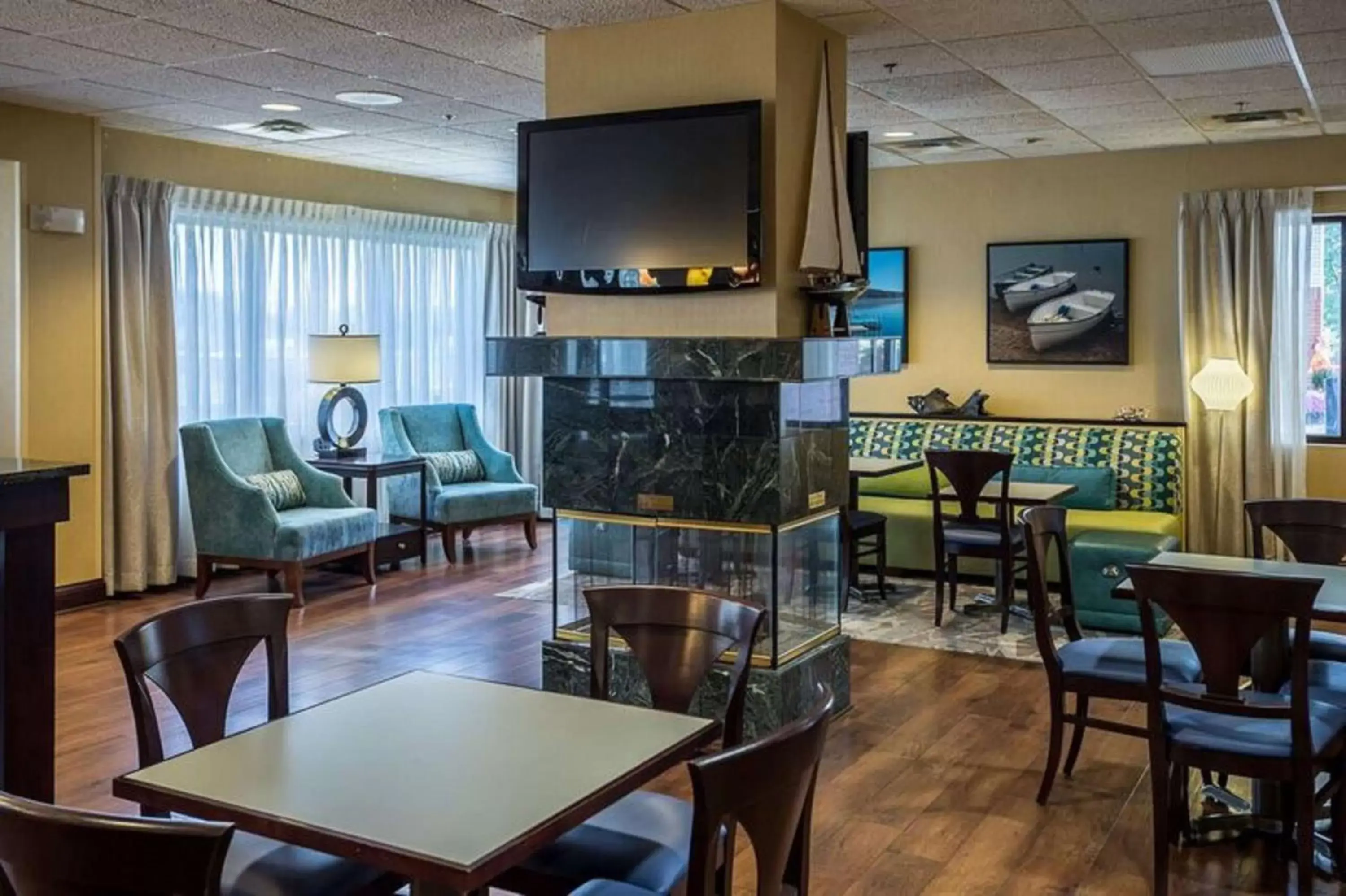 Lobby or reception, Restaurant/Places to Eat in Hampton Inn Somerset