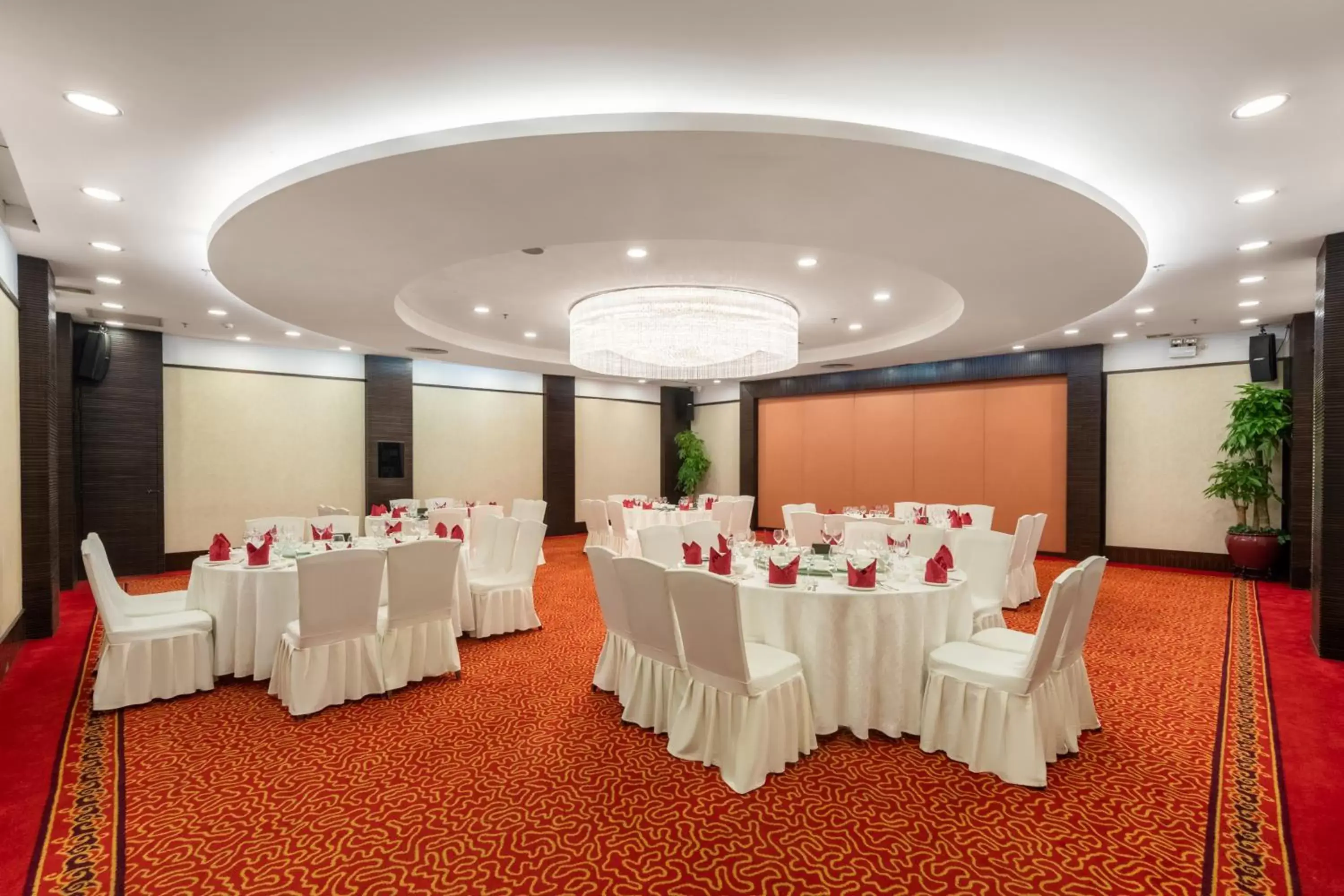 Meeting/conference room, Banquet Facilities in Crowne Plaza Foshan, an IHG Hotel - Exclusive bus stations for HKSAR round-trips