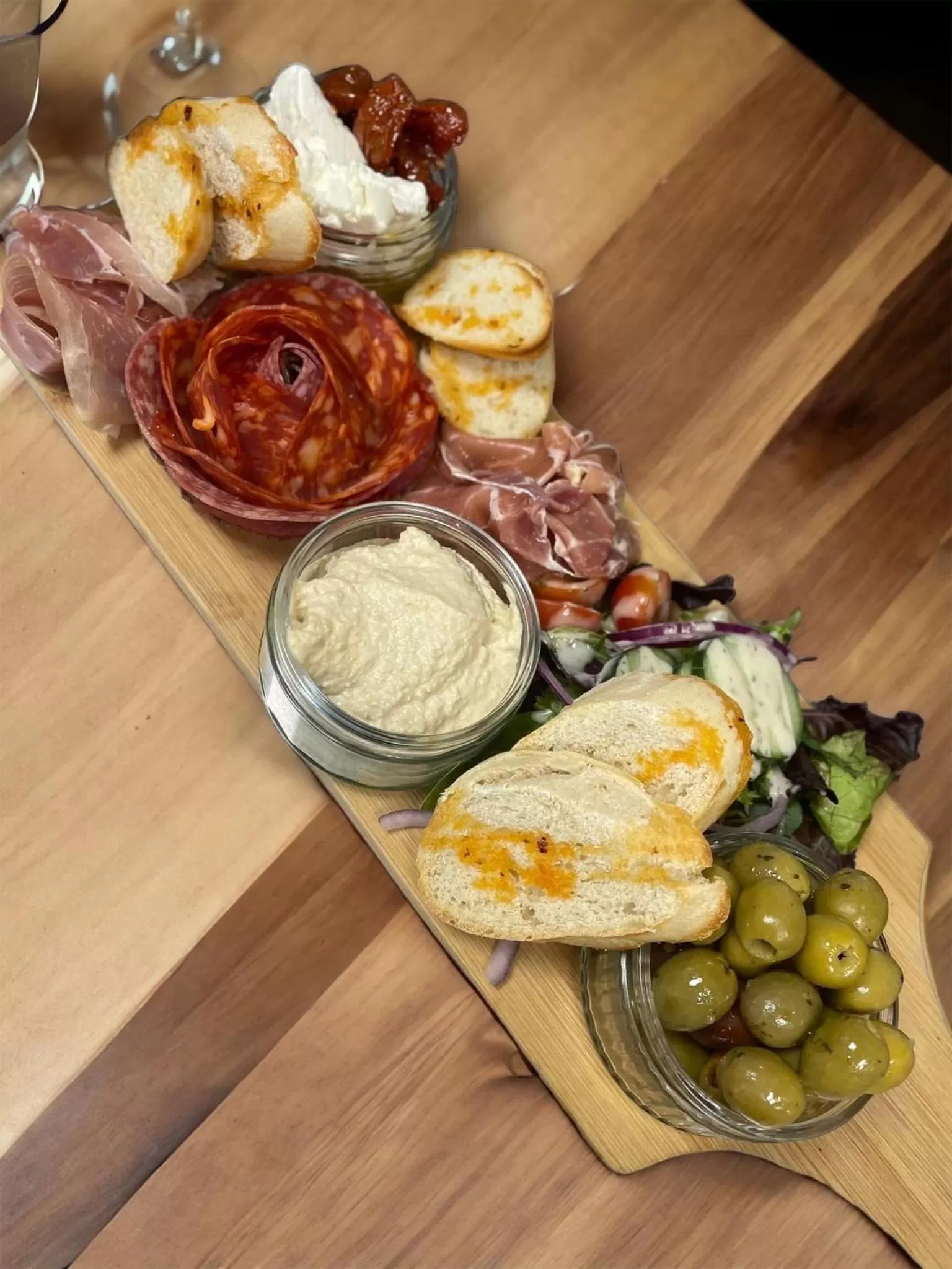 Food and drinks in The Six Bells