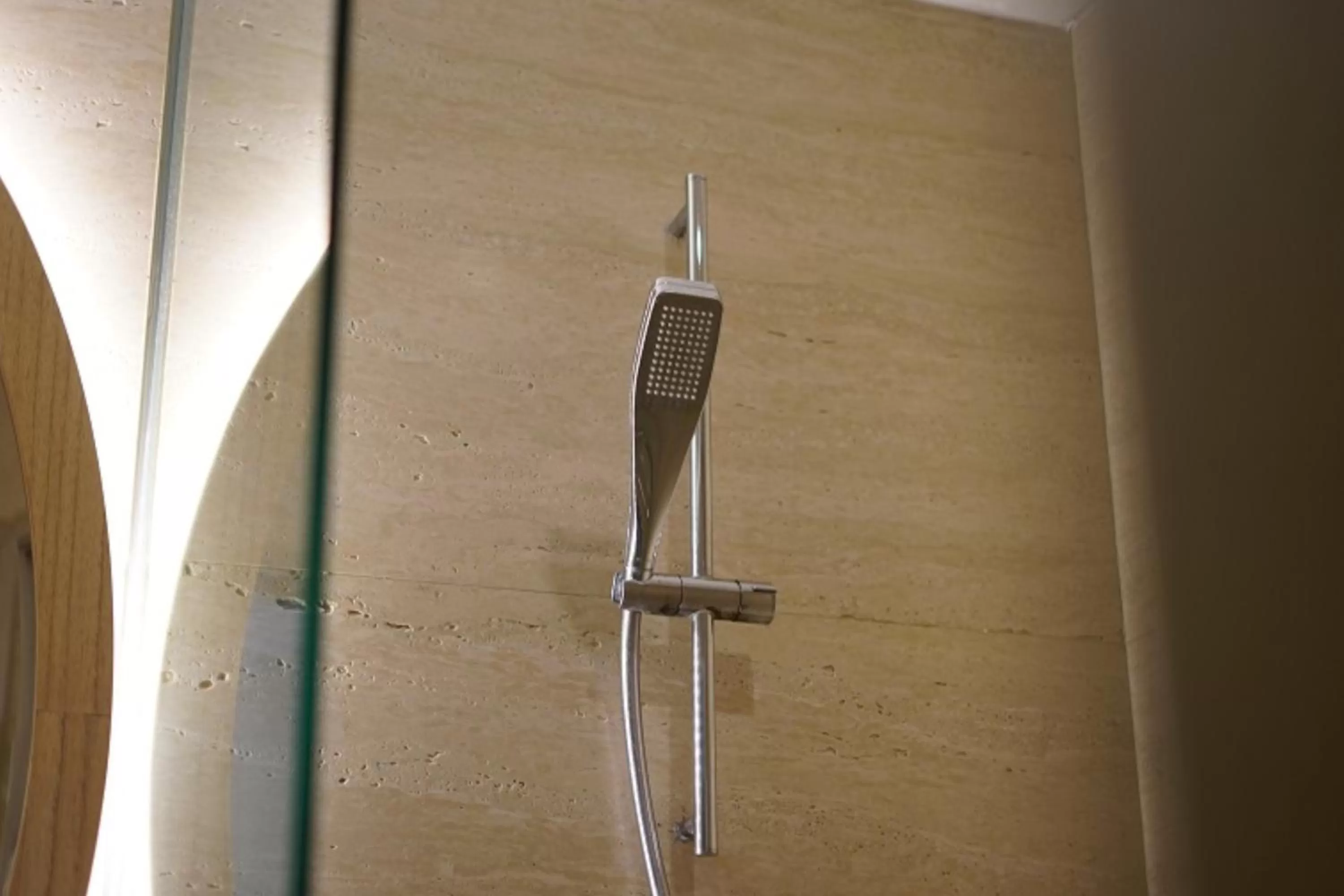 Shower in MORAZEN Surabaya