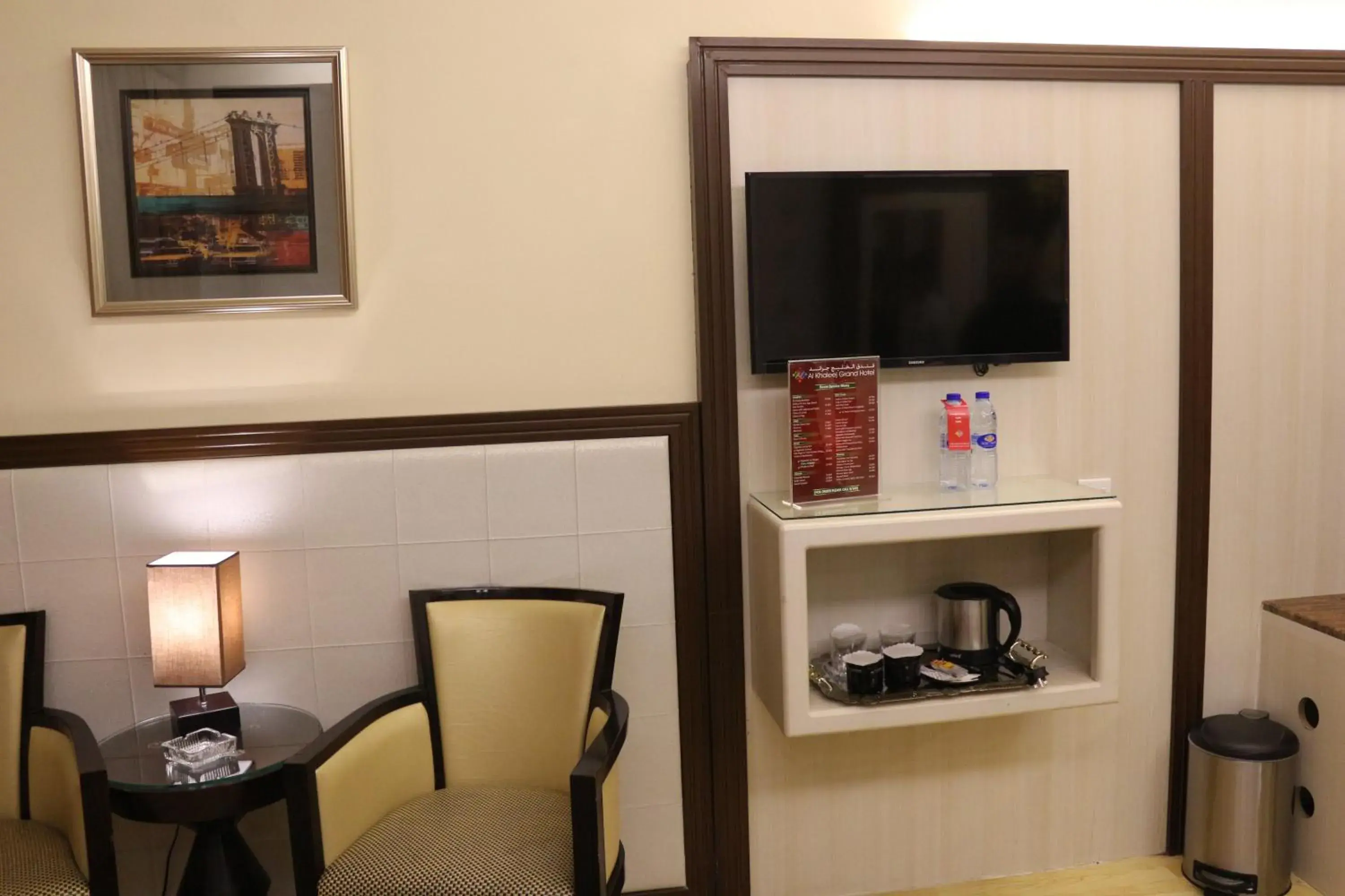 Bedroom, TV/Entertainment Center in Al Khaleej Grand Hotel