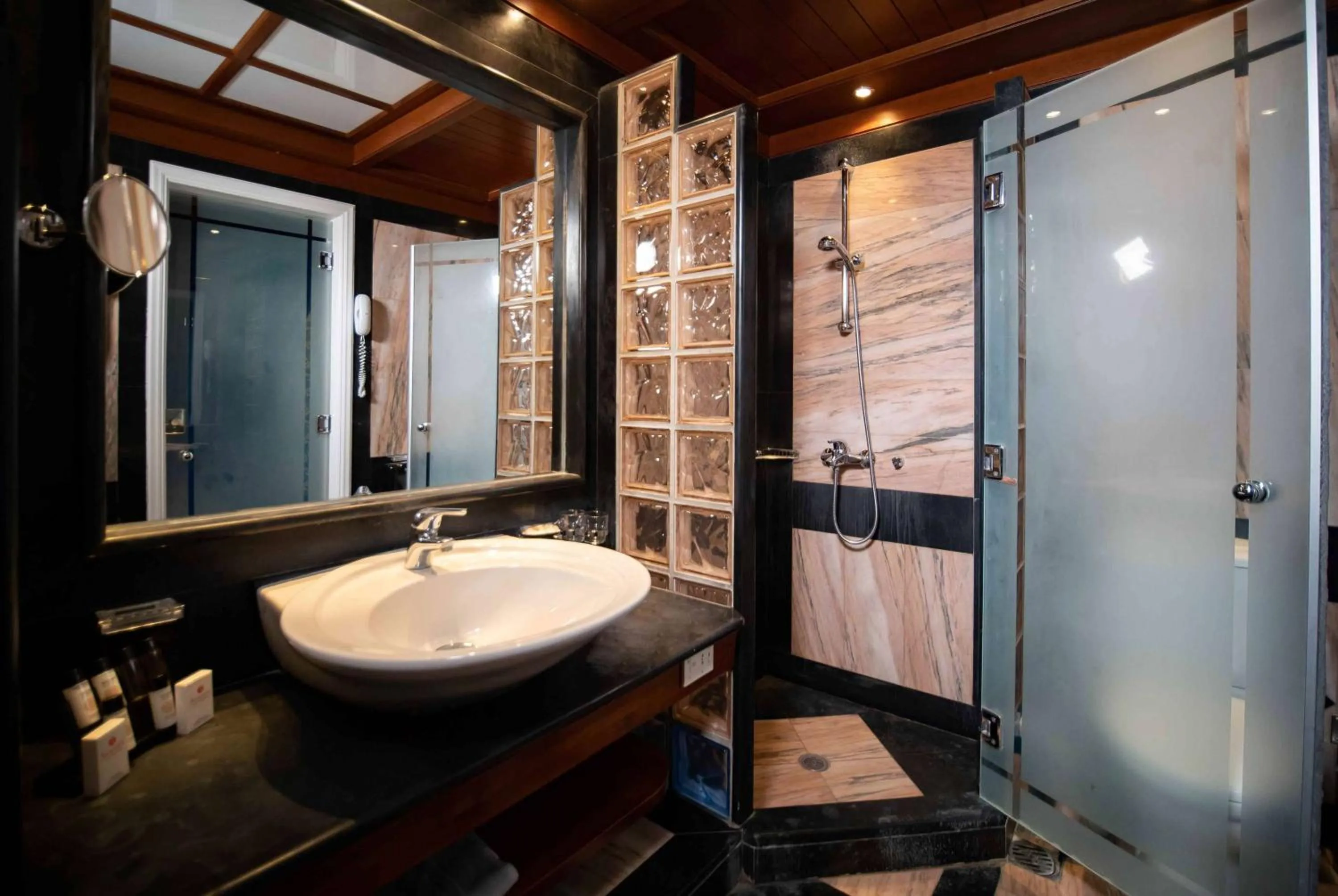 Photo of the whole room in Ramada Loutraki Poseidon Resort