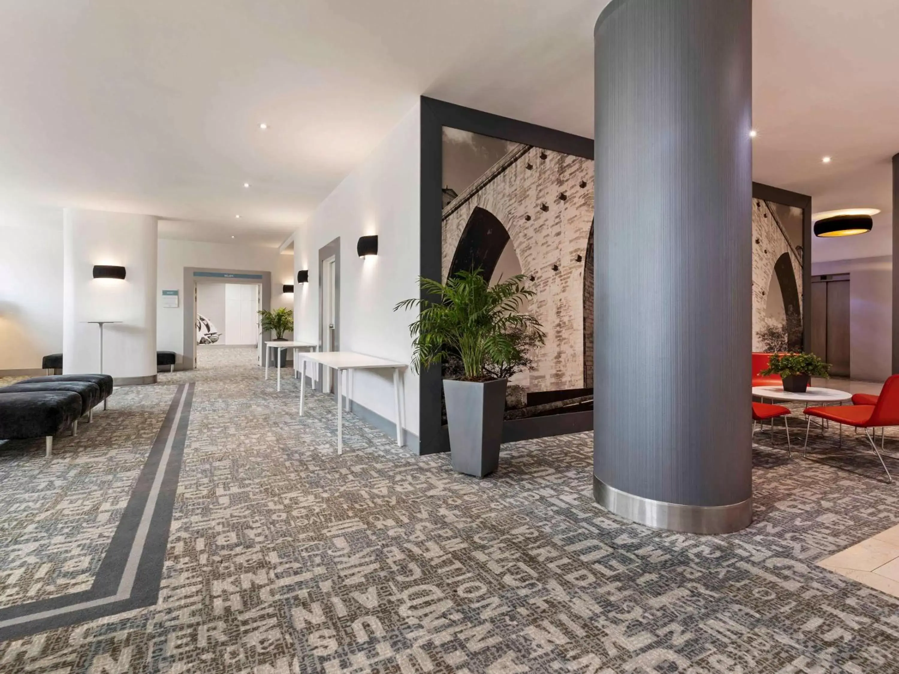 On site, Lobby/Reception in Hotel Mercure Lisboa