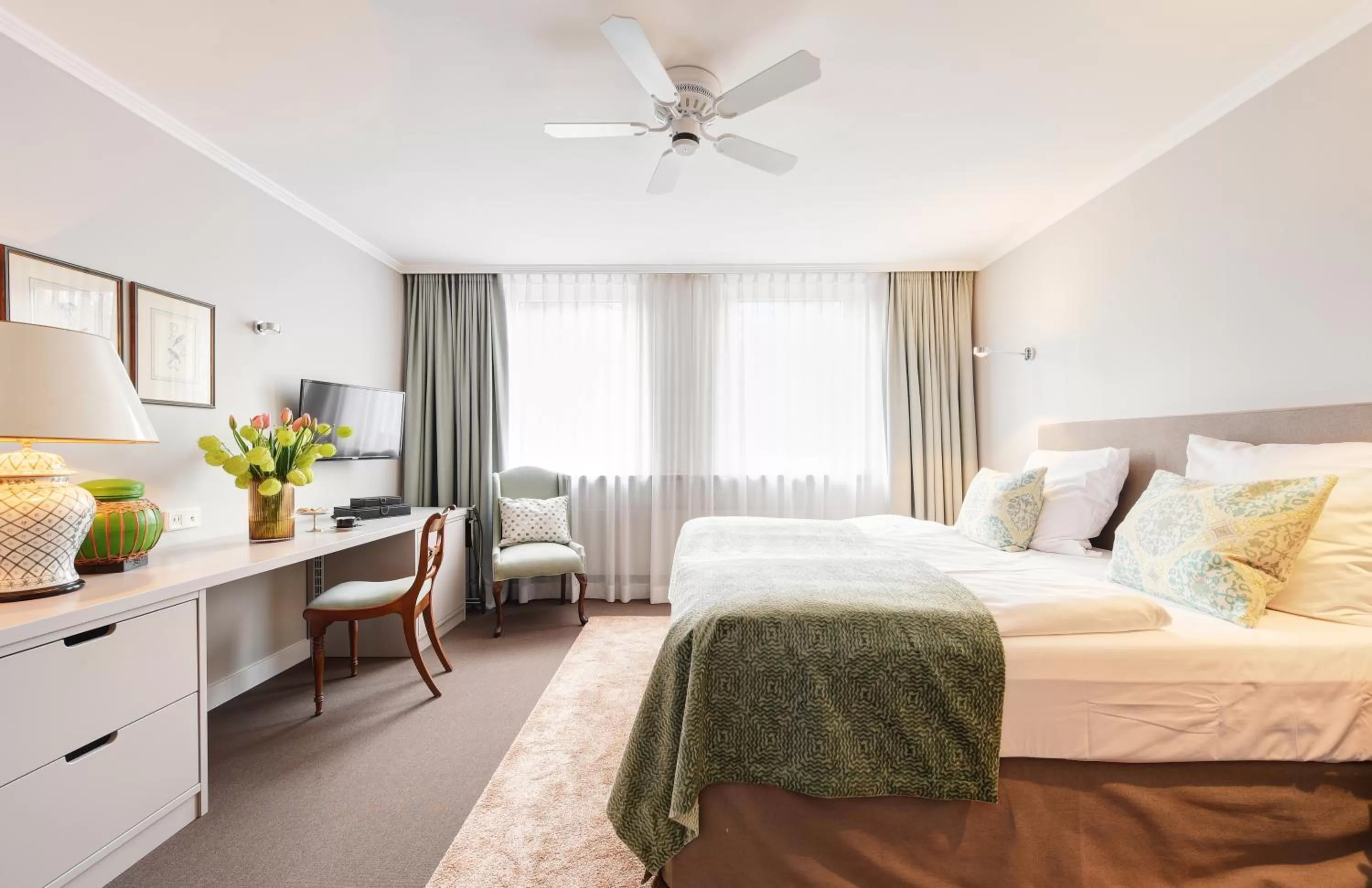 Photo of the whole room, Bed in Hotel Admiral