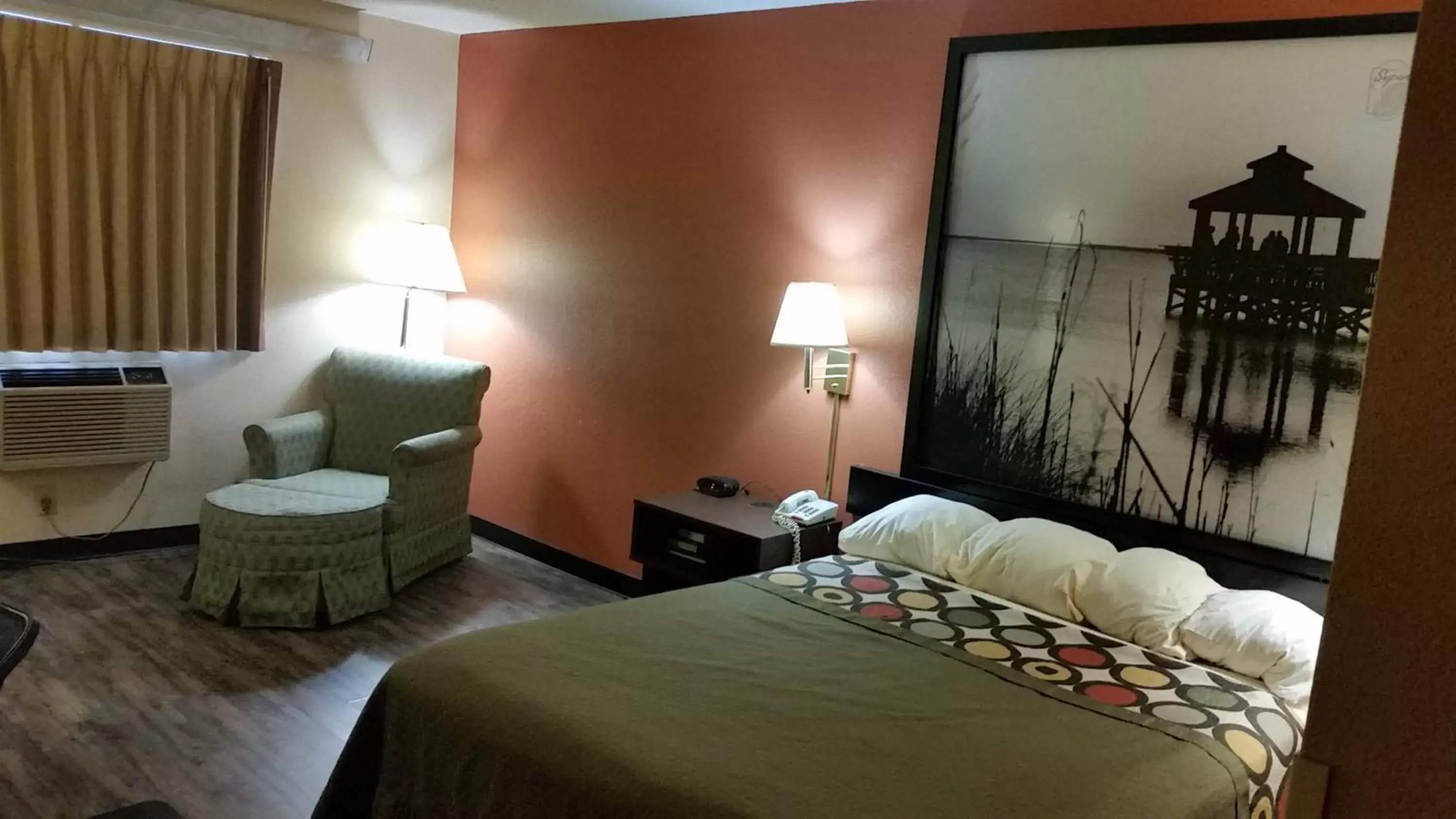 Bedroom, Bed in Super 8 by Wyndham Greenville