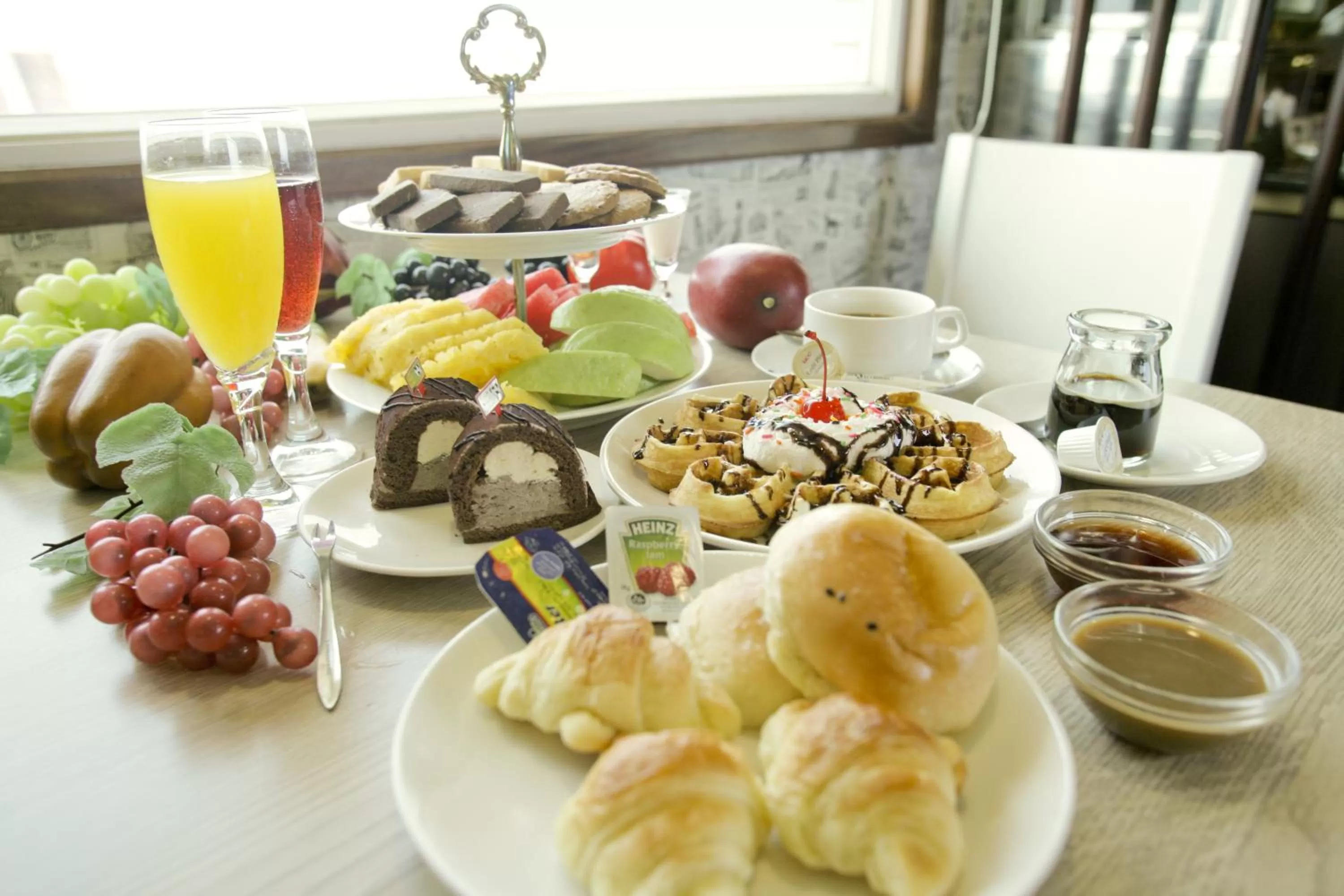 Food in Cambridge Tainan Hotel