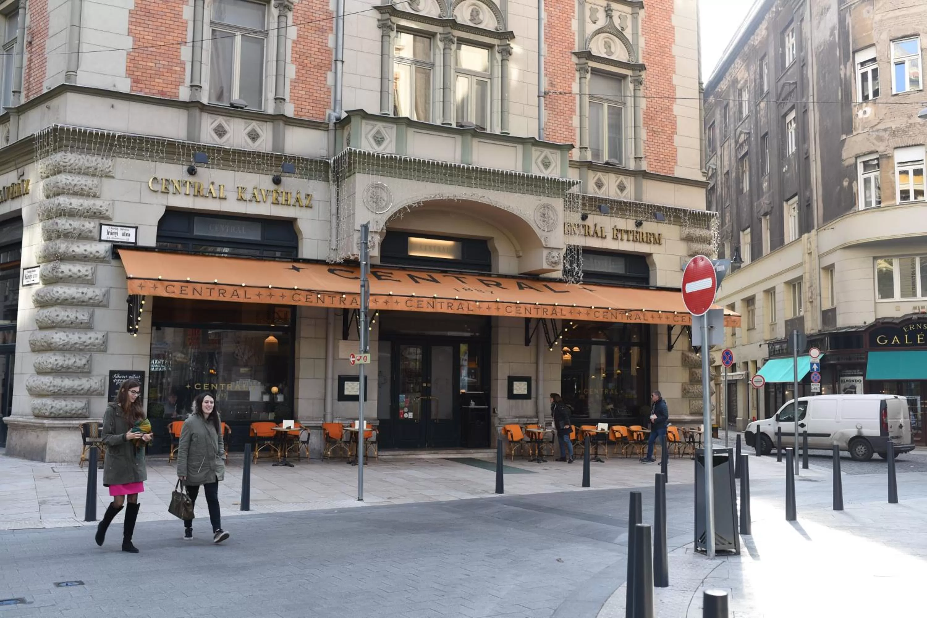 Area and facilities in Estilo Fashion Hotel Budapest