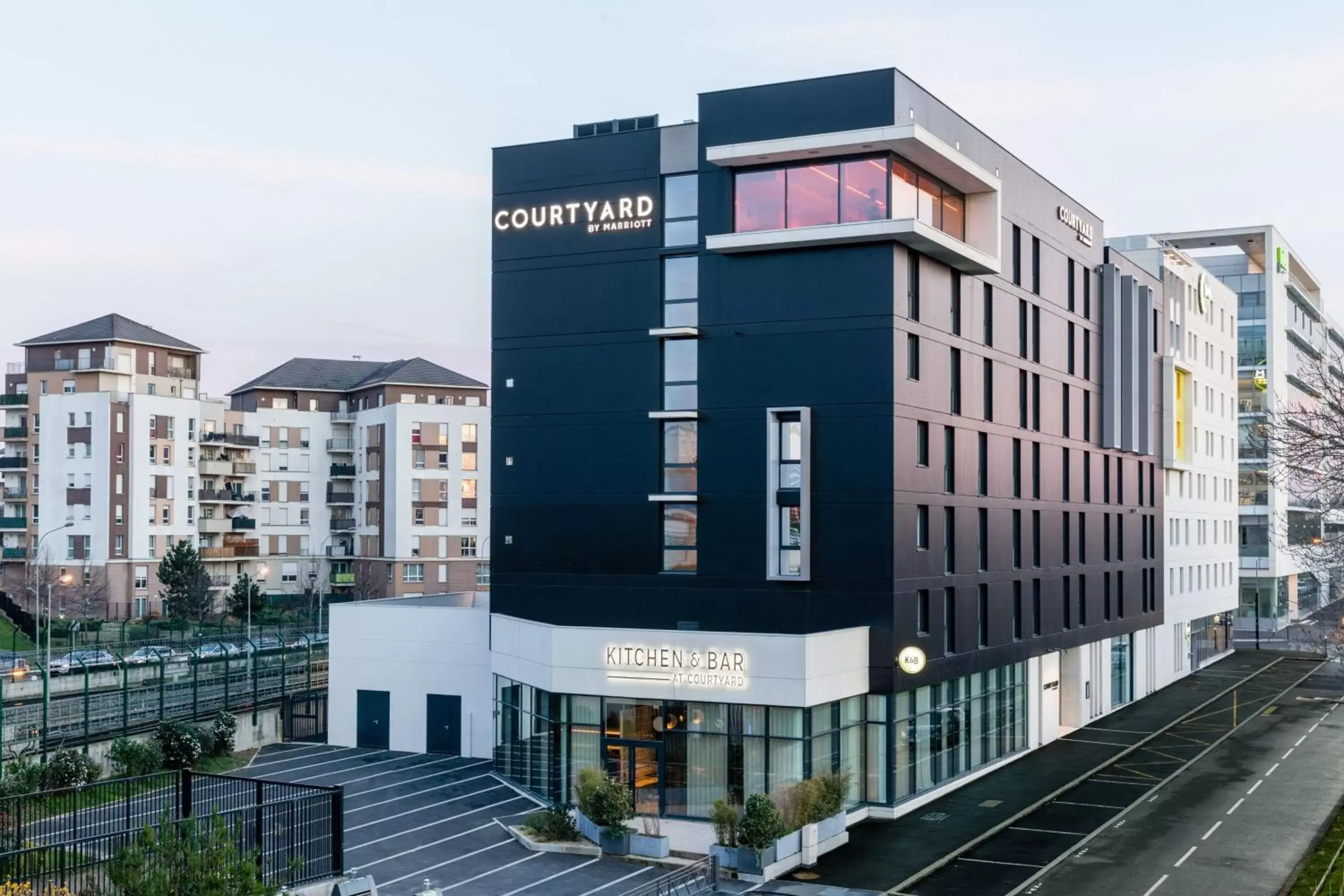 Property Building in Courtyard by Marriott Paris Creteil