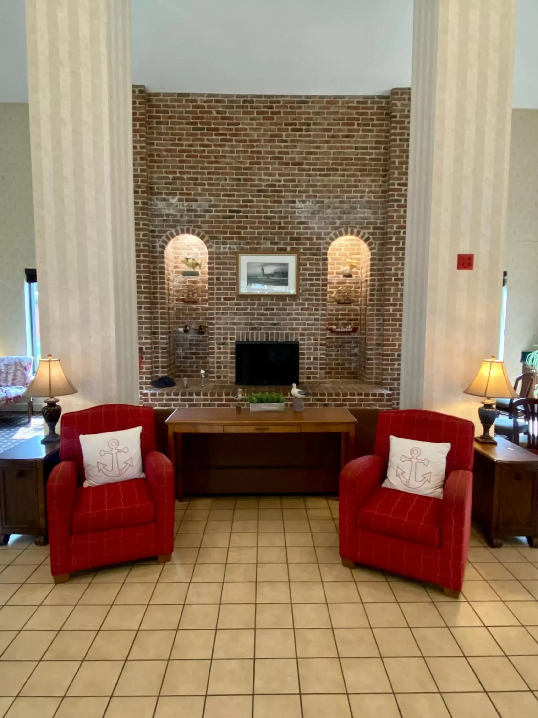 Communal lounge/ TV room, Seating Area in Onley Inn