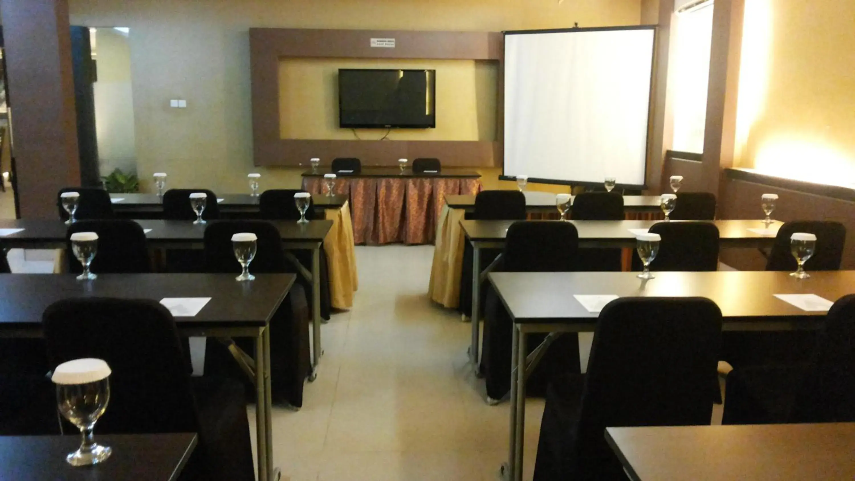 Business facilities in Drego Hotel Pekanbaru