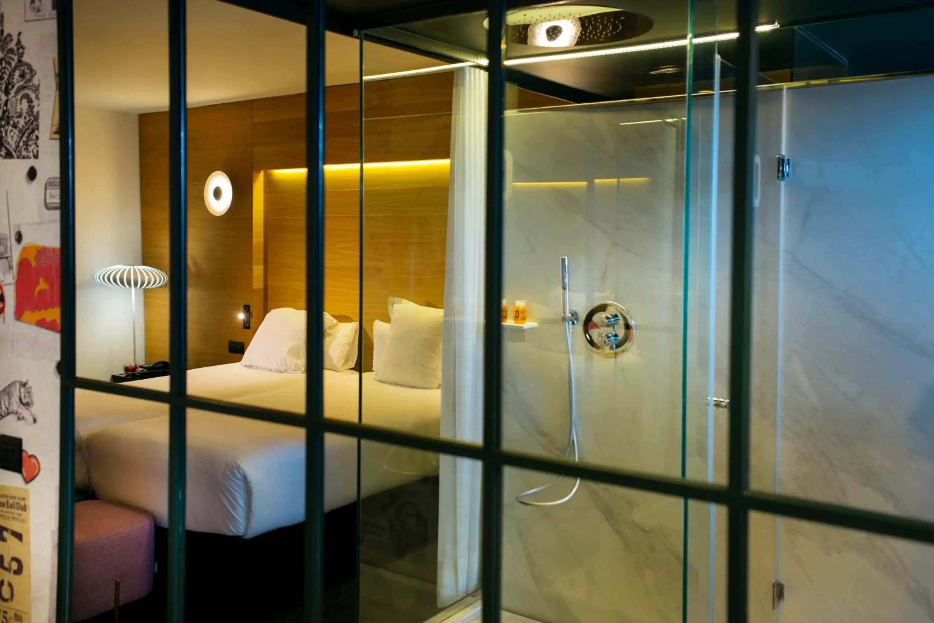 Bed, Bathroom in Hotel Mirador de Chamartín
