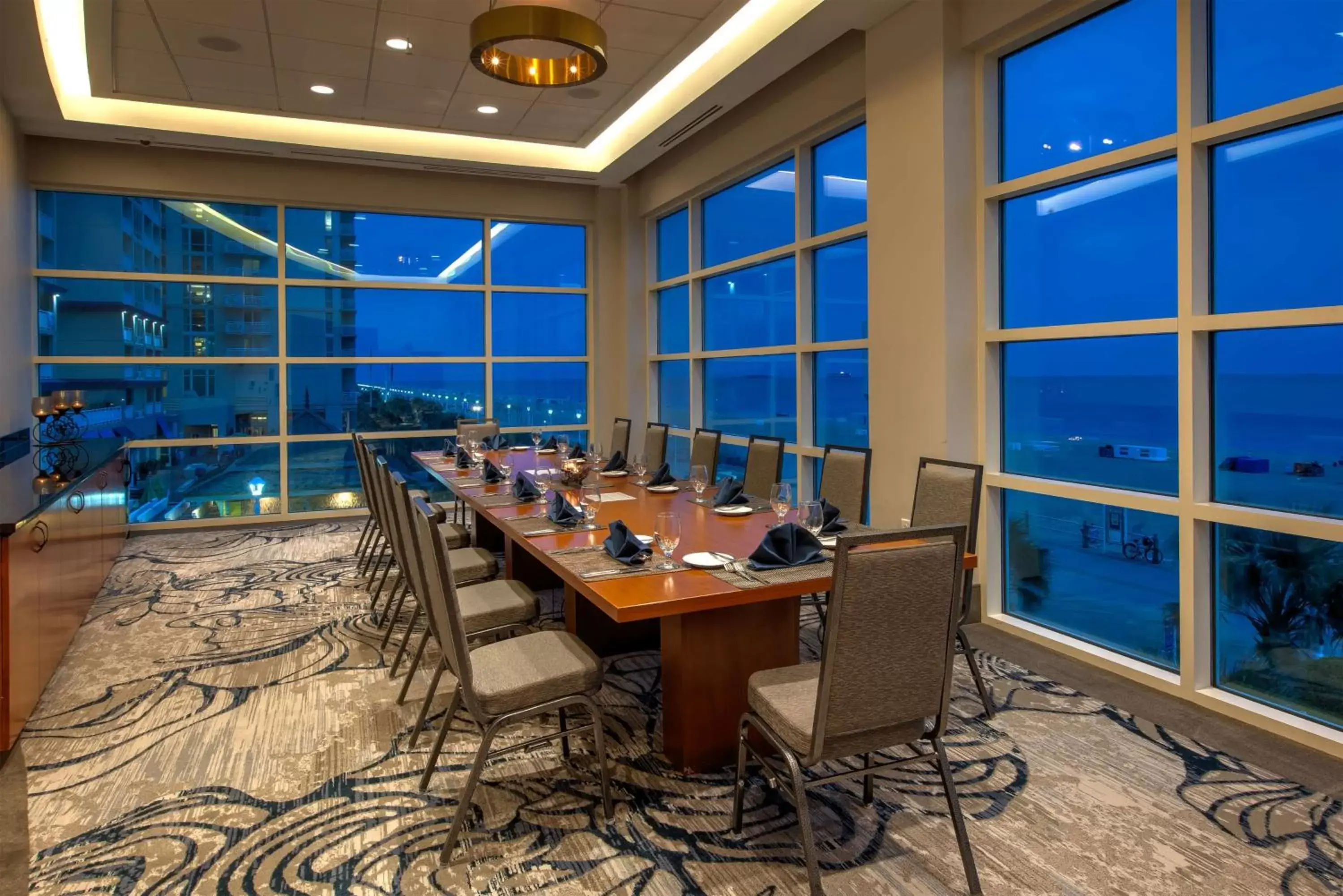 Meeting/conference room, Restaurant/Places to Eat in Hilton Garden Inn Virginia Beach Oceanfront