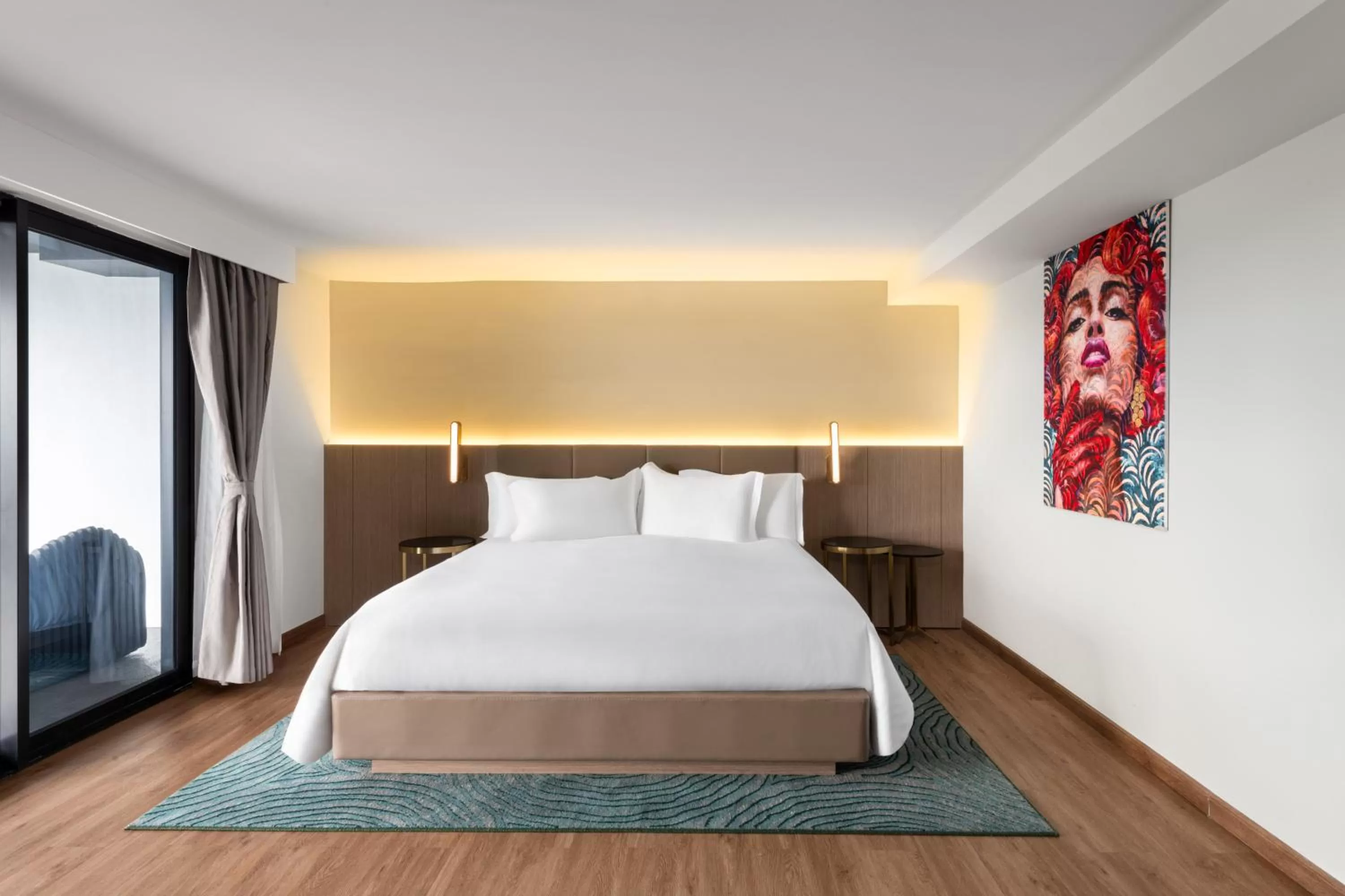 Bedroom, Bed in Dolce by Wyndham Hollywood