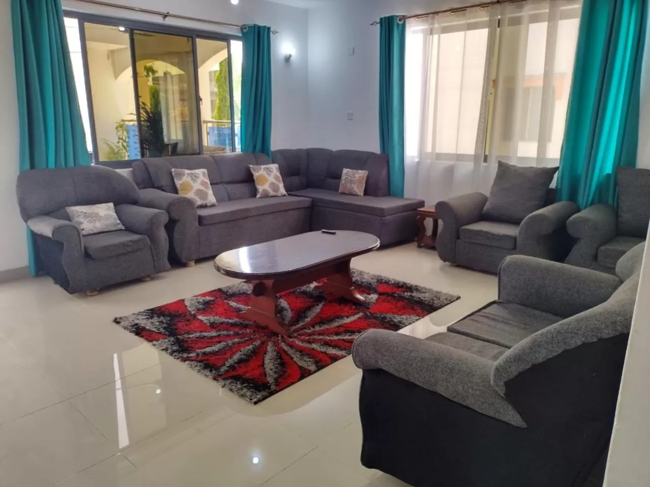 Seating area in 6 Park Retreat