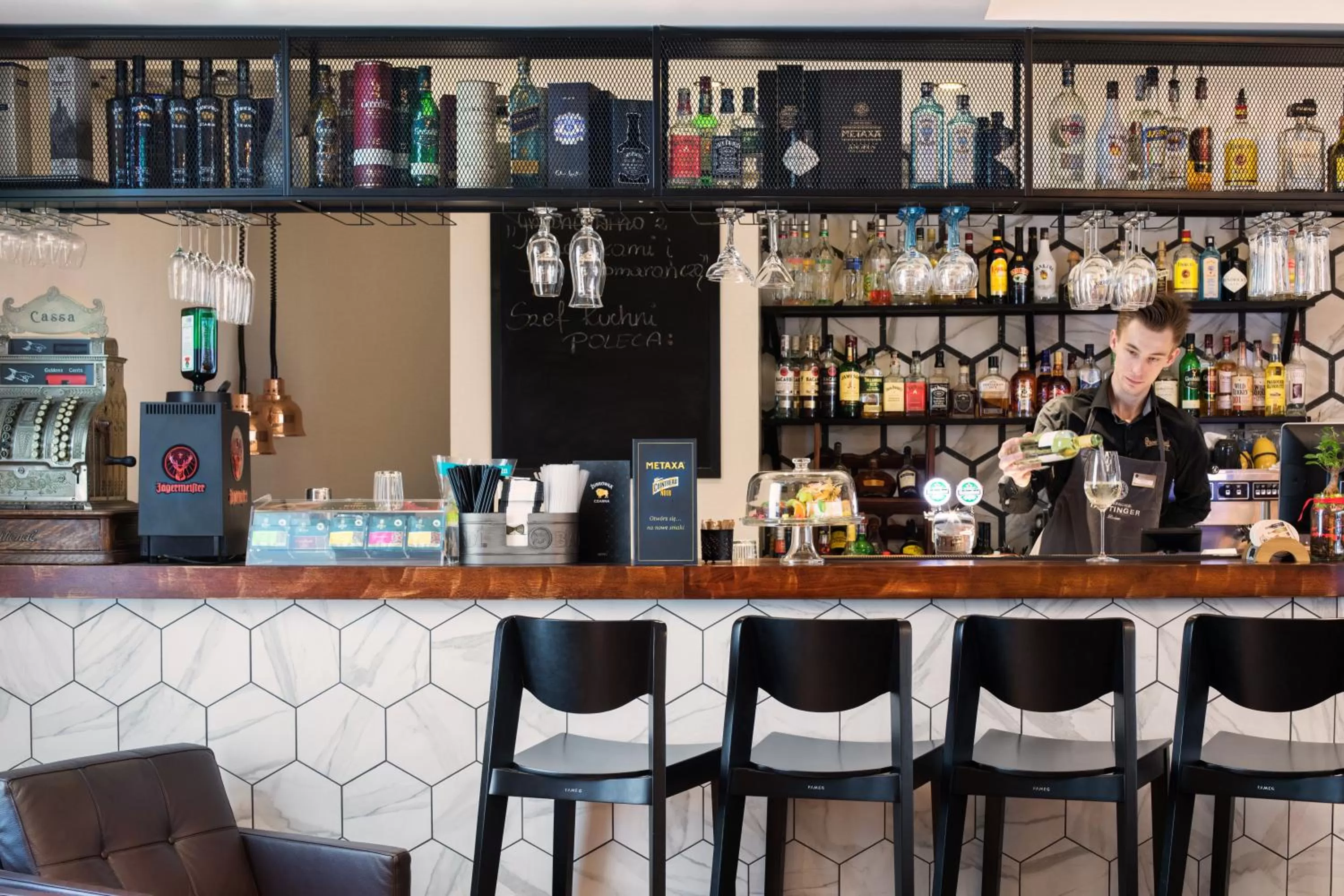 Restaurant/places to eat in INX Design Hotel