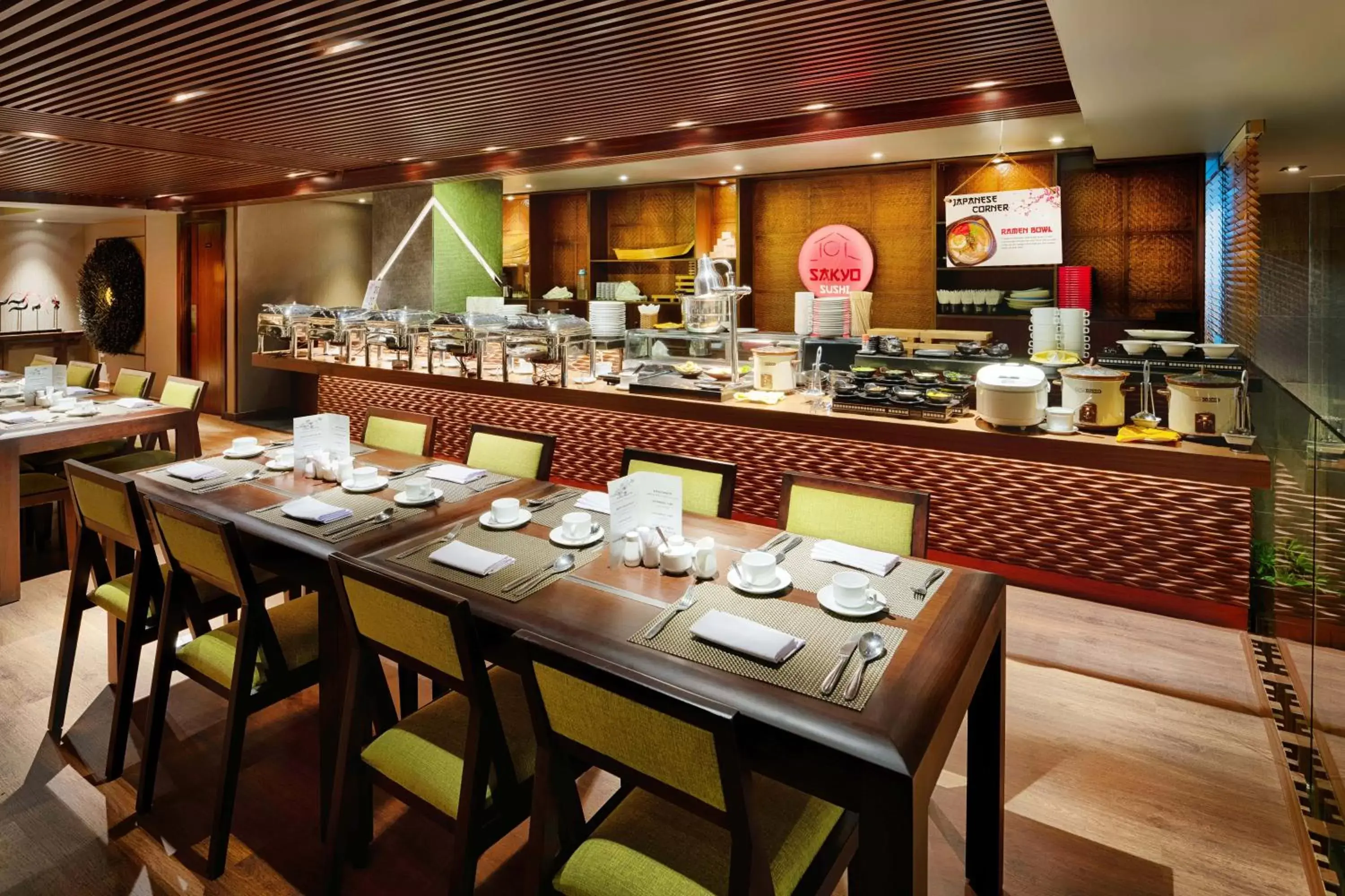 Breakfast, Restaurant/Places to Eat in Silverland Sakyo Hotel