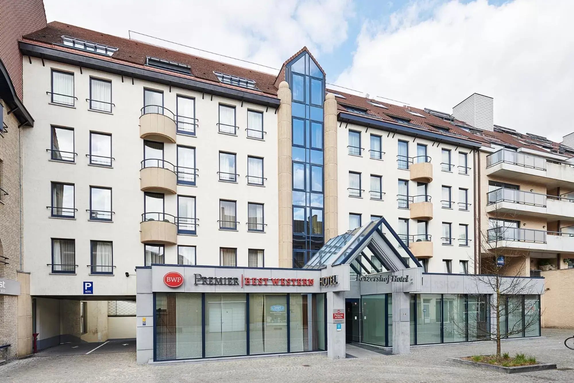 Facade/entrance, Property Building in Keizershof Hotel Aalst