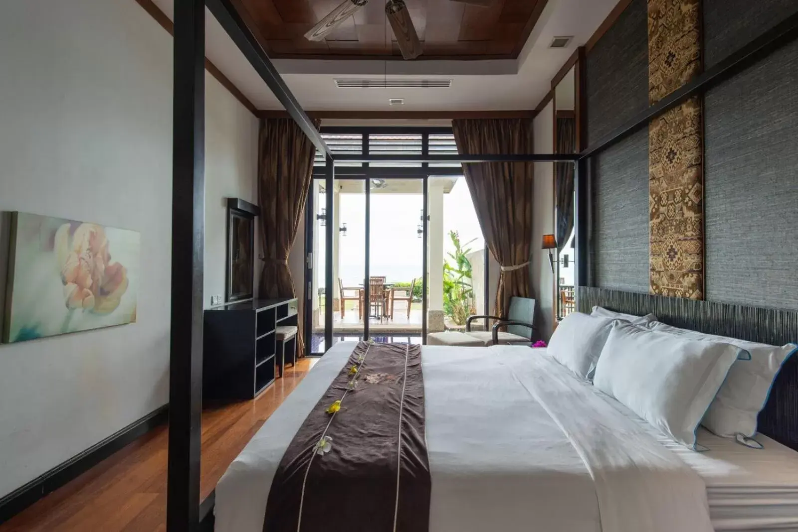 Decorative detail, Bed in Sabah Beach Villas & Suites