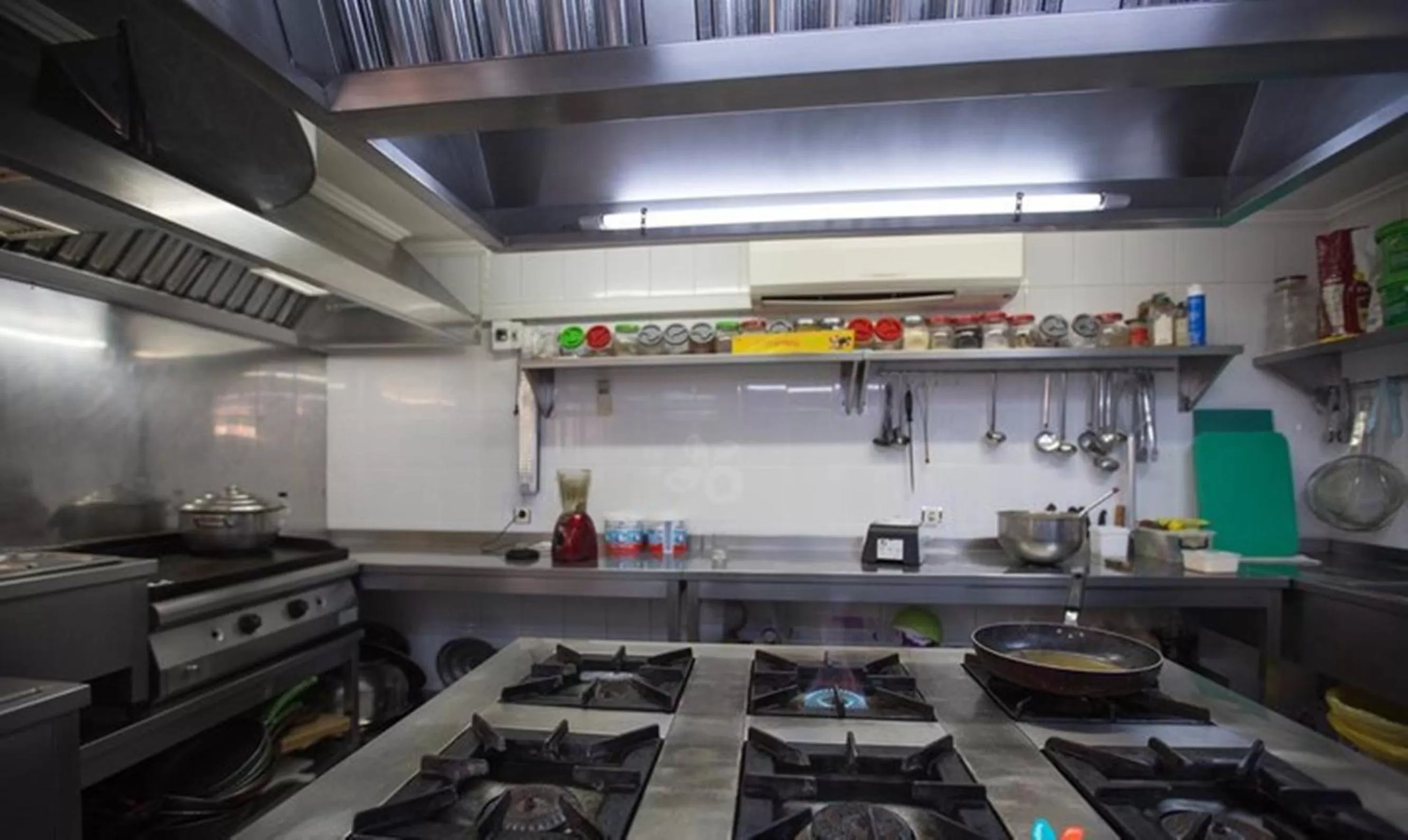 Food and drinks in Conny's Hotel (Adult Only) +18