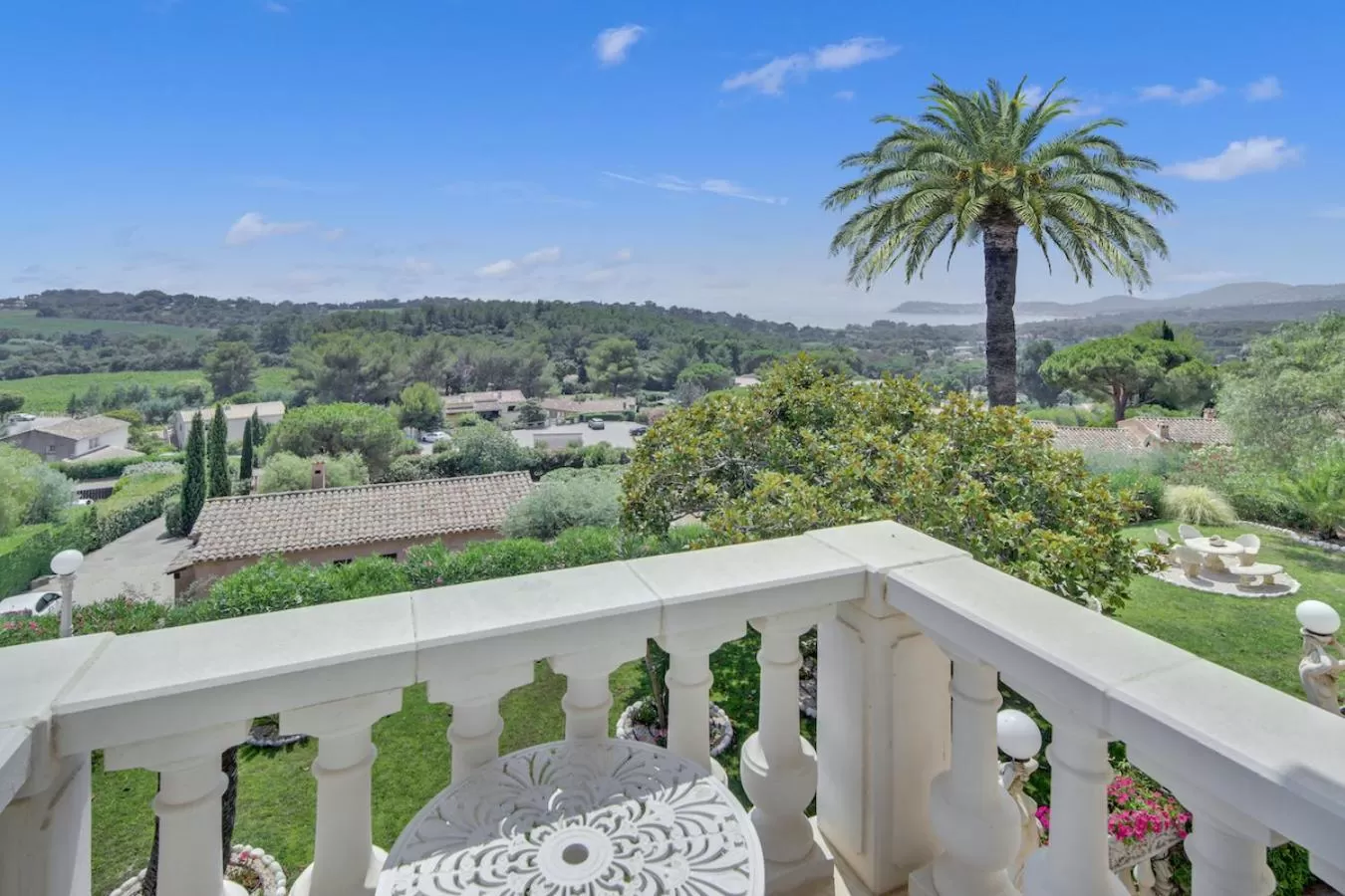Balcony/Terrace in Le Château de Mei Lese