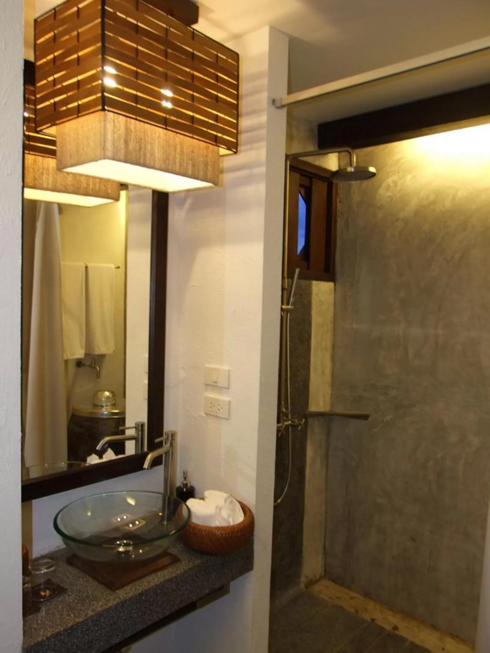 Bathroom in De Lanna Hotel