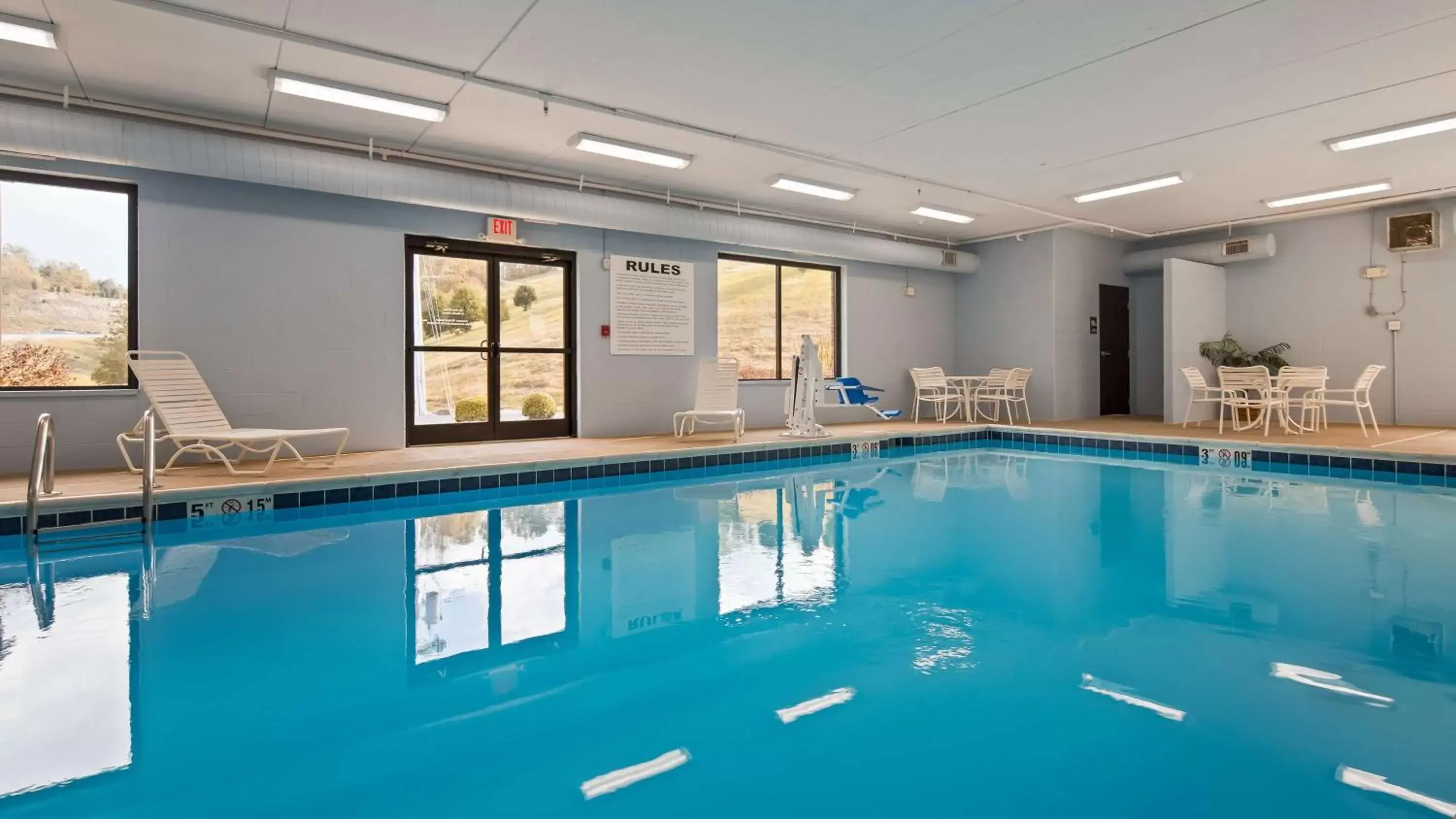 On site, Swimming Pool in Best Western Plus Louisa On site, Swimming Pool in Best Western Plus Louisa