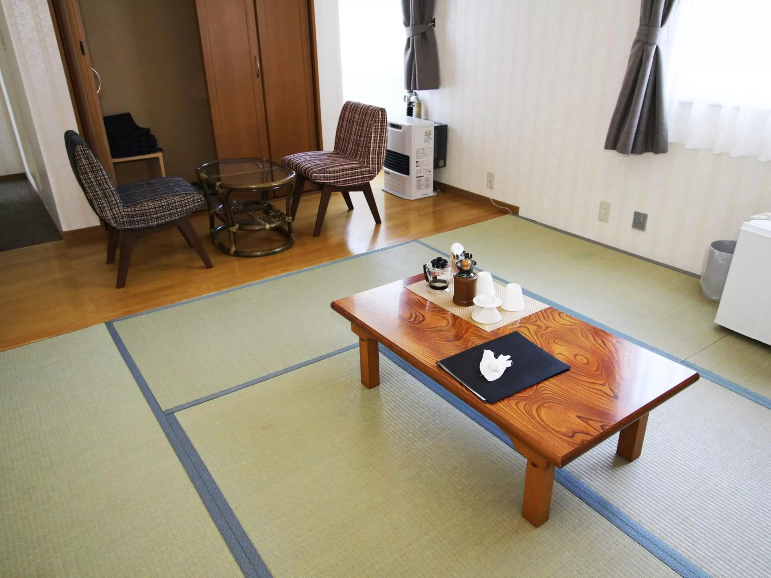 Seating Area in Resort Inn North Country