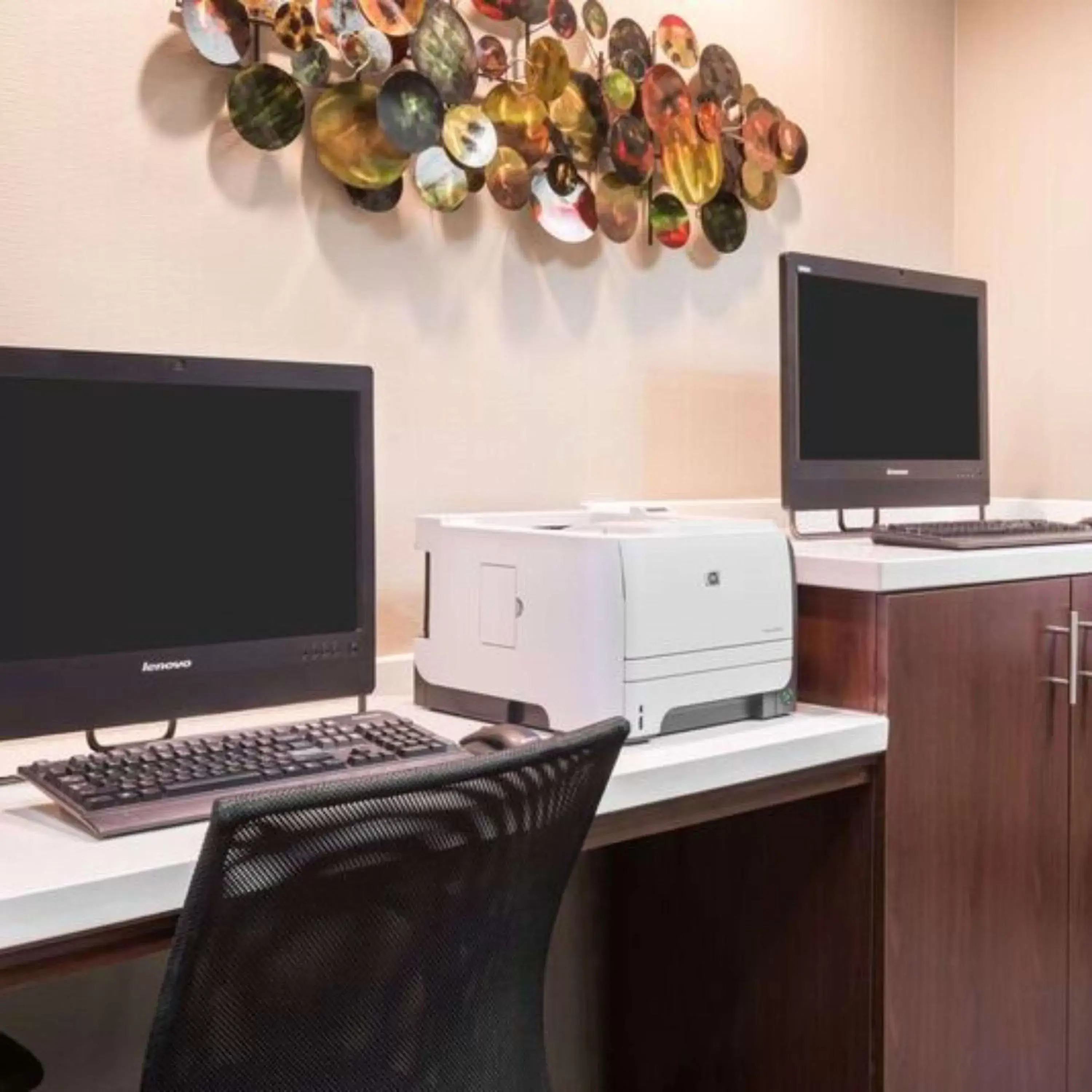 Business facilities, TV/Entertainment Center in Hampton Inn Atlanta Perimeter Center