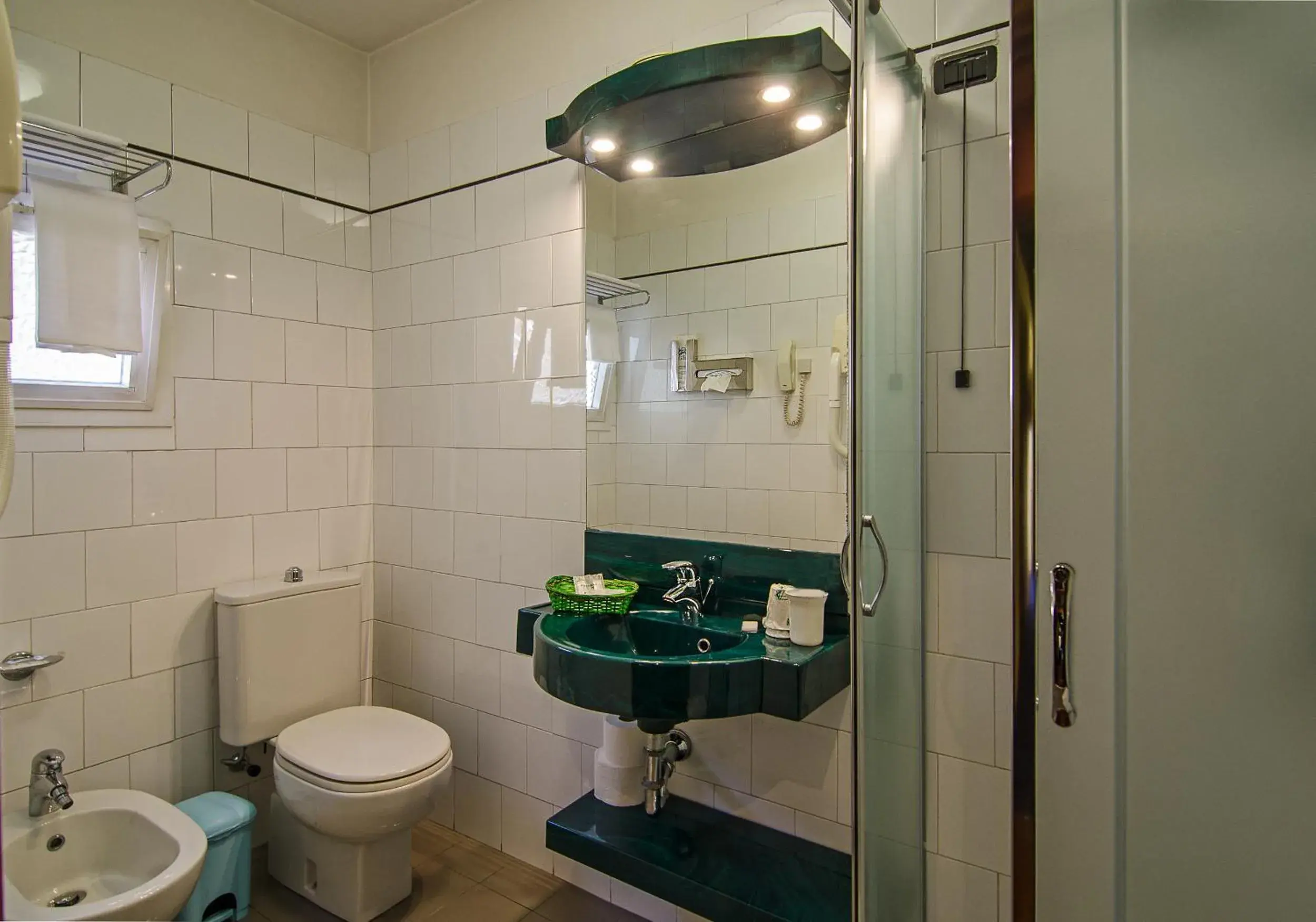 Shower, Bathroom in Hotel Rex