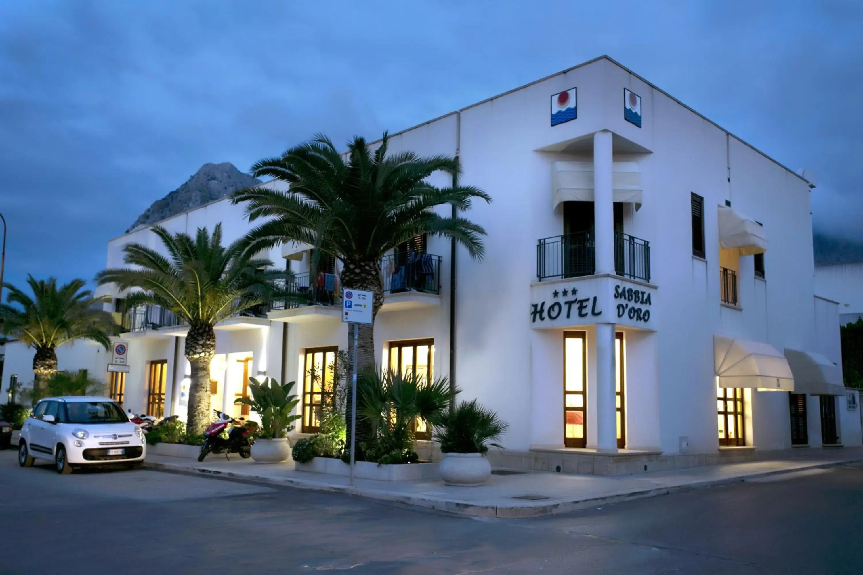 Facade/entrance, Property Building in Hotel Sabbia d'Oro