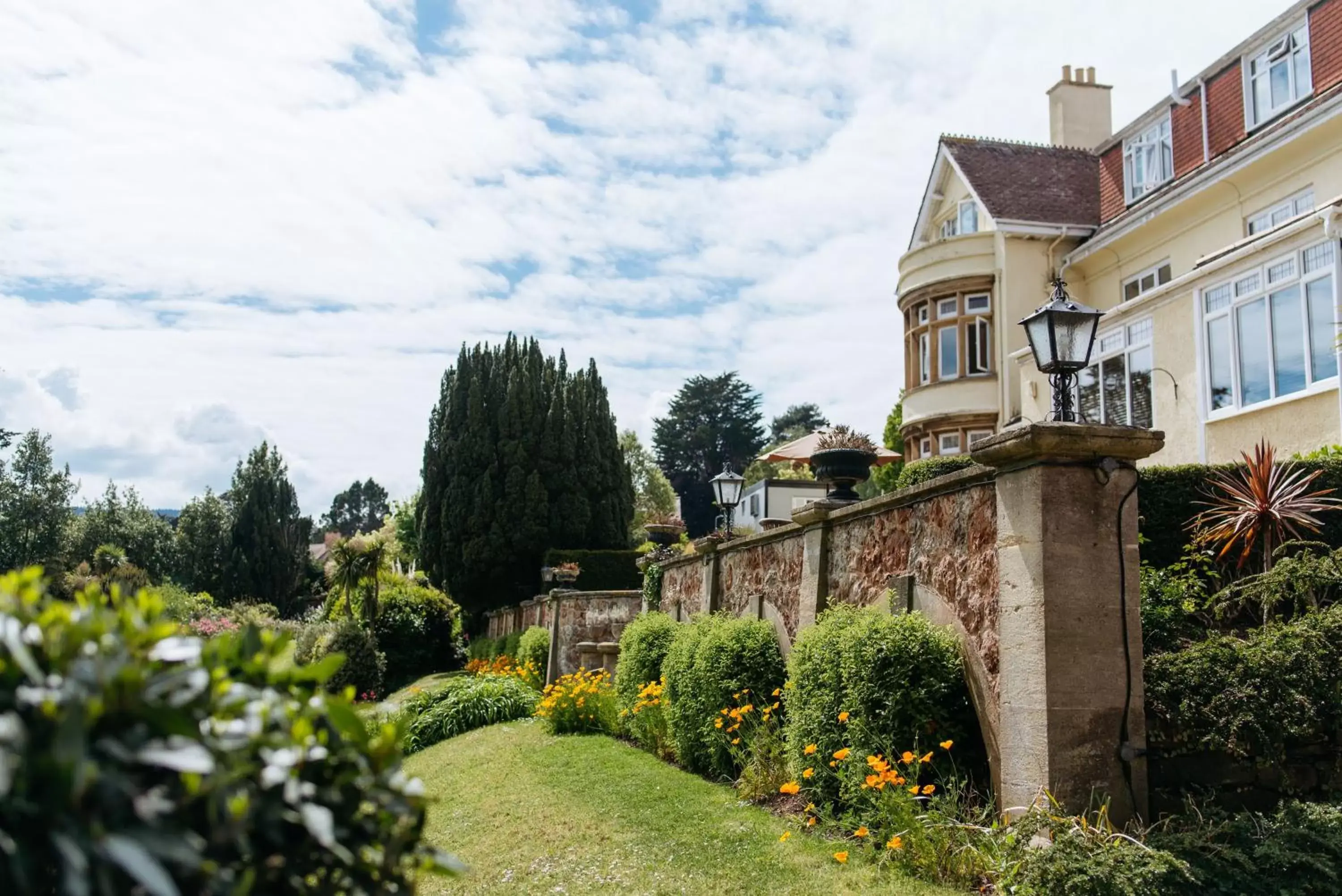 Property Building in Northfield Hotel