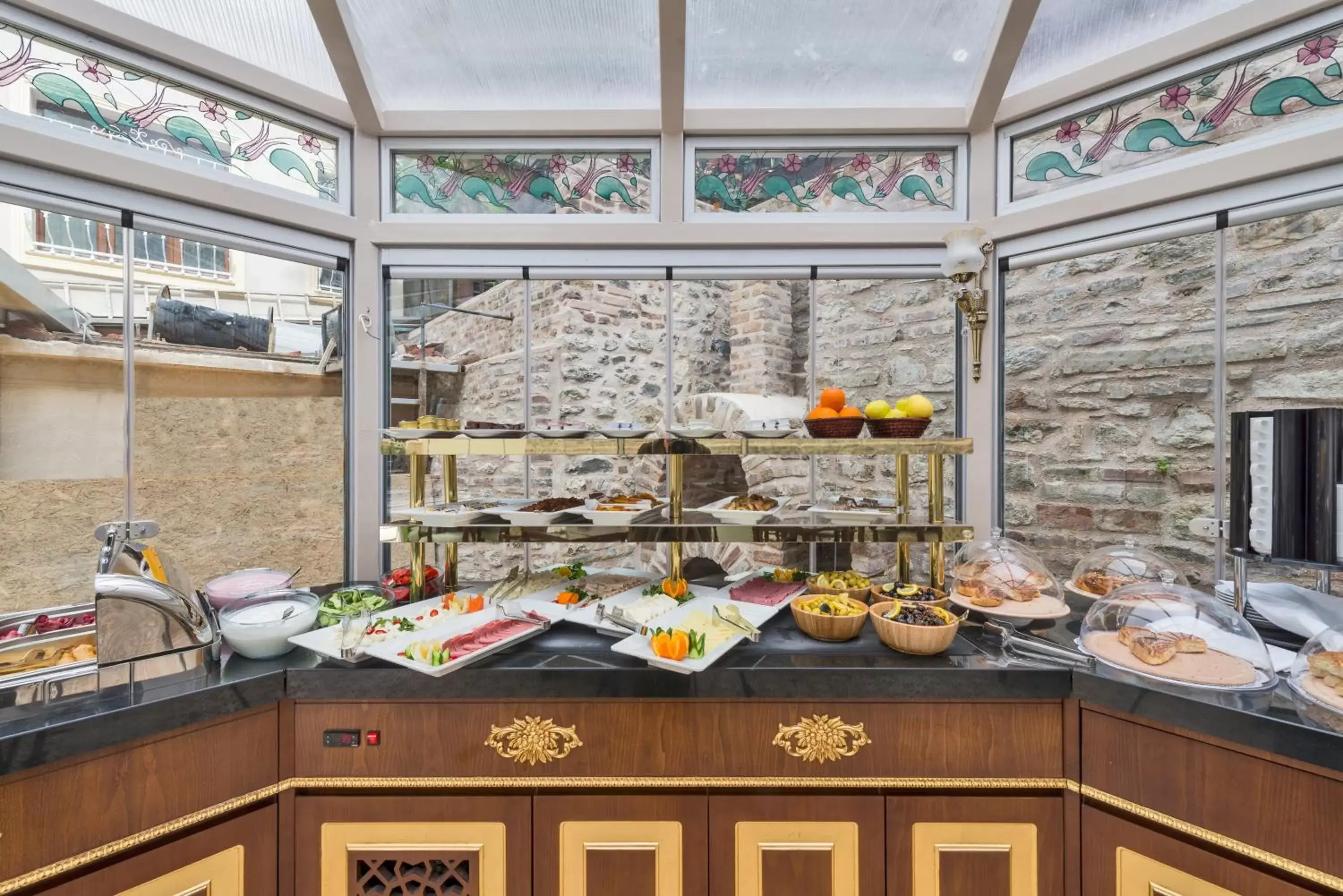 Kitchen or kitchenette in Enderun Hotel Istanbul