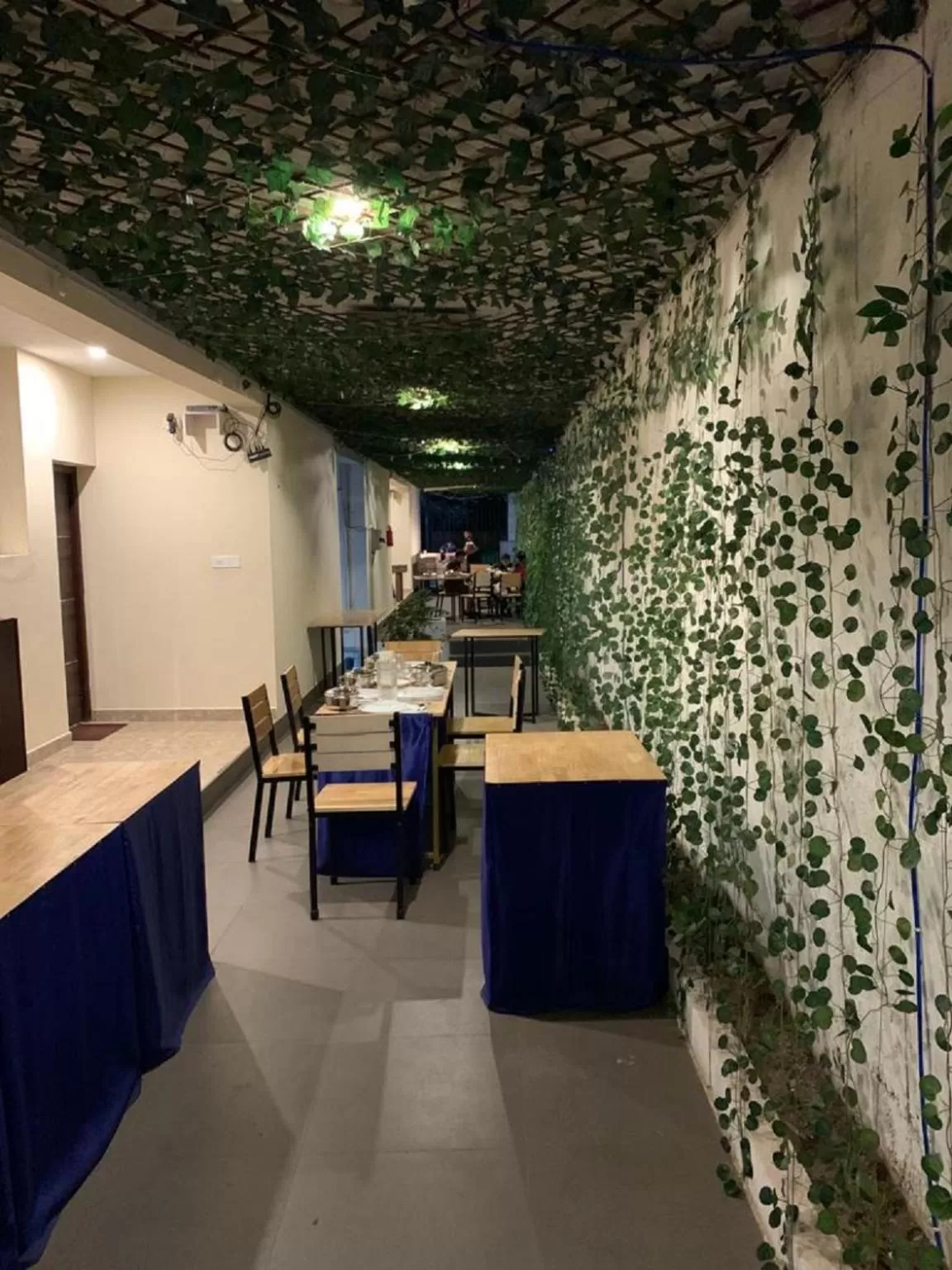 Restaurant/Places to Eat in Cloud Walk