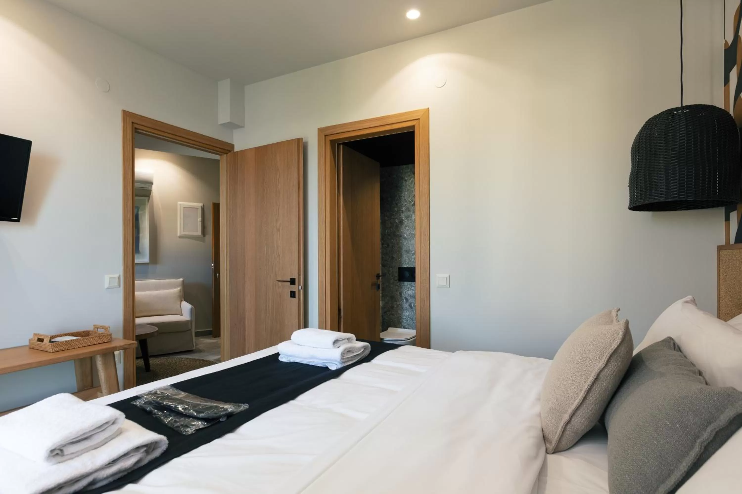 Bedroom, Bed in Chapter 02 Gallery Suites - ex GD Gallery Suites