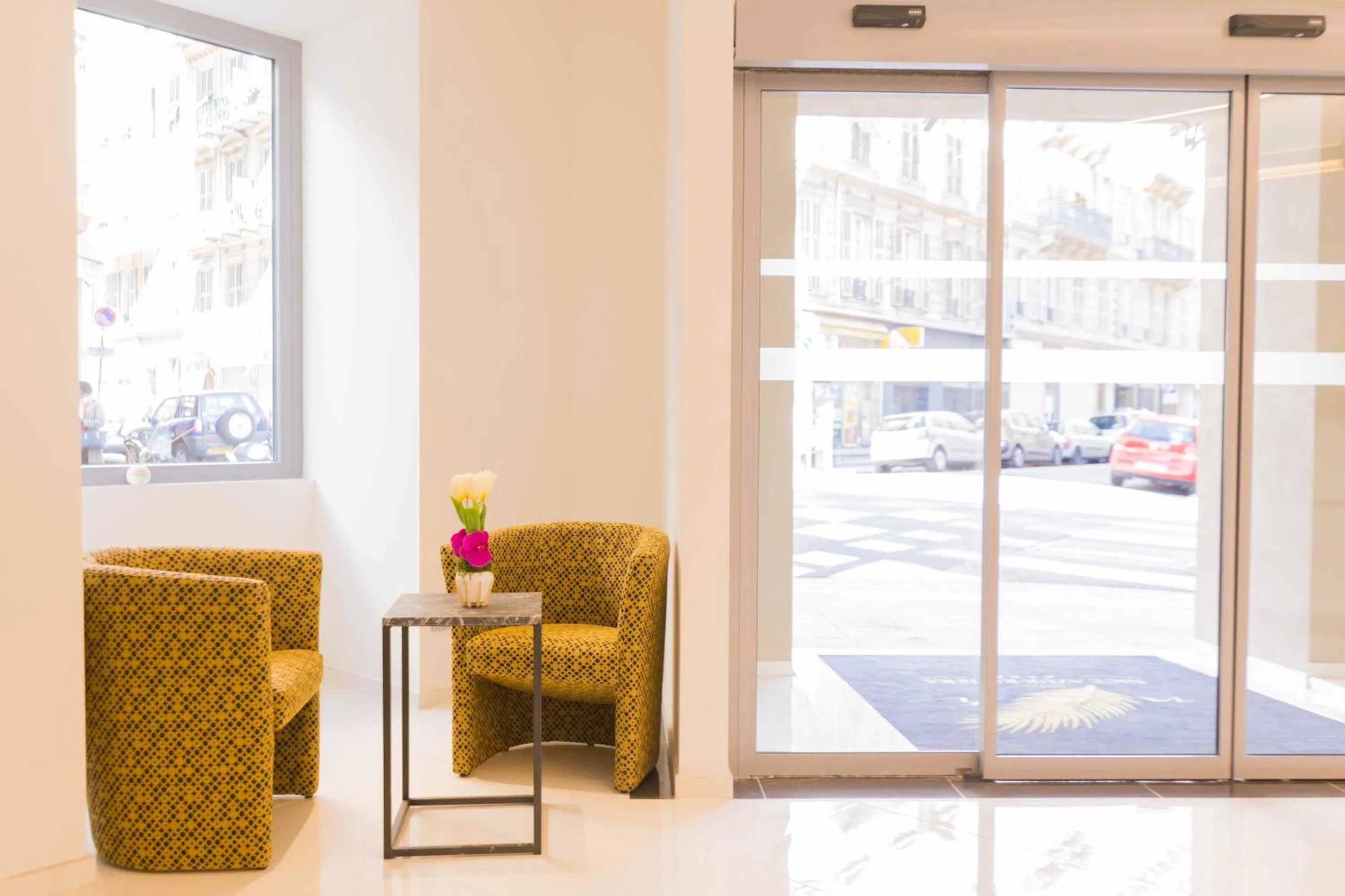 Living room in Hôtel Nice Azur Riviera