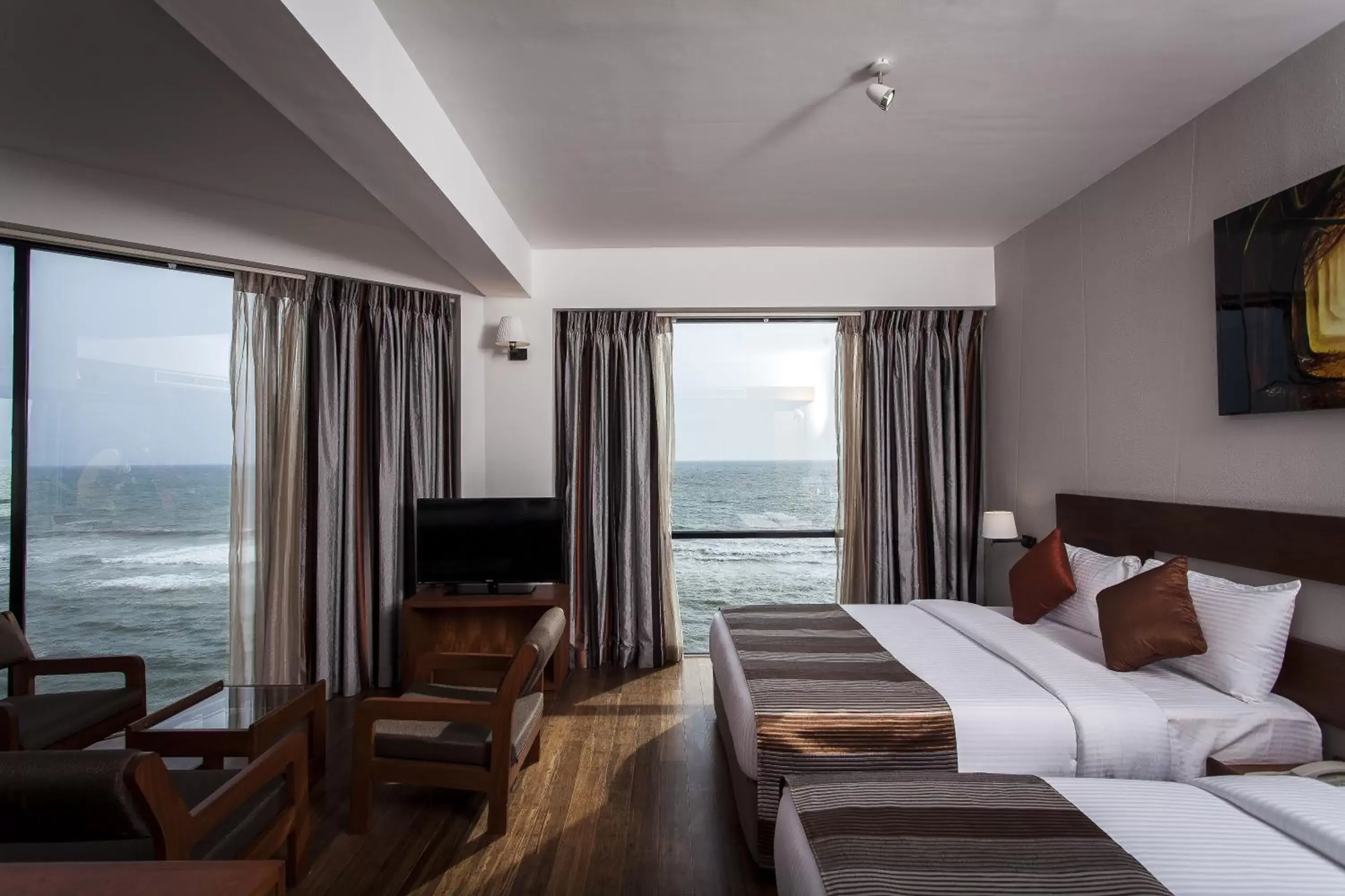 Bed, Sea View in The Ocean Colombo