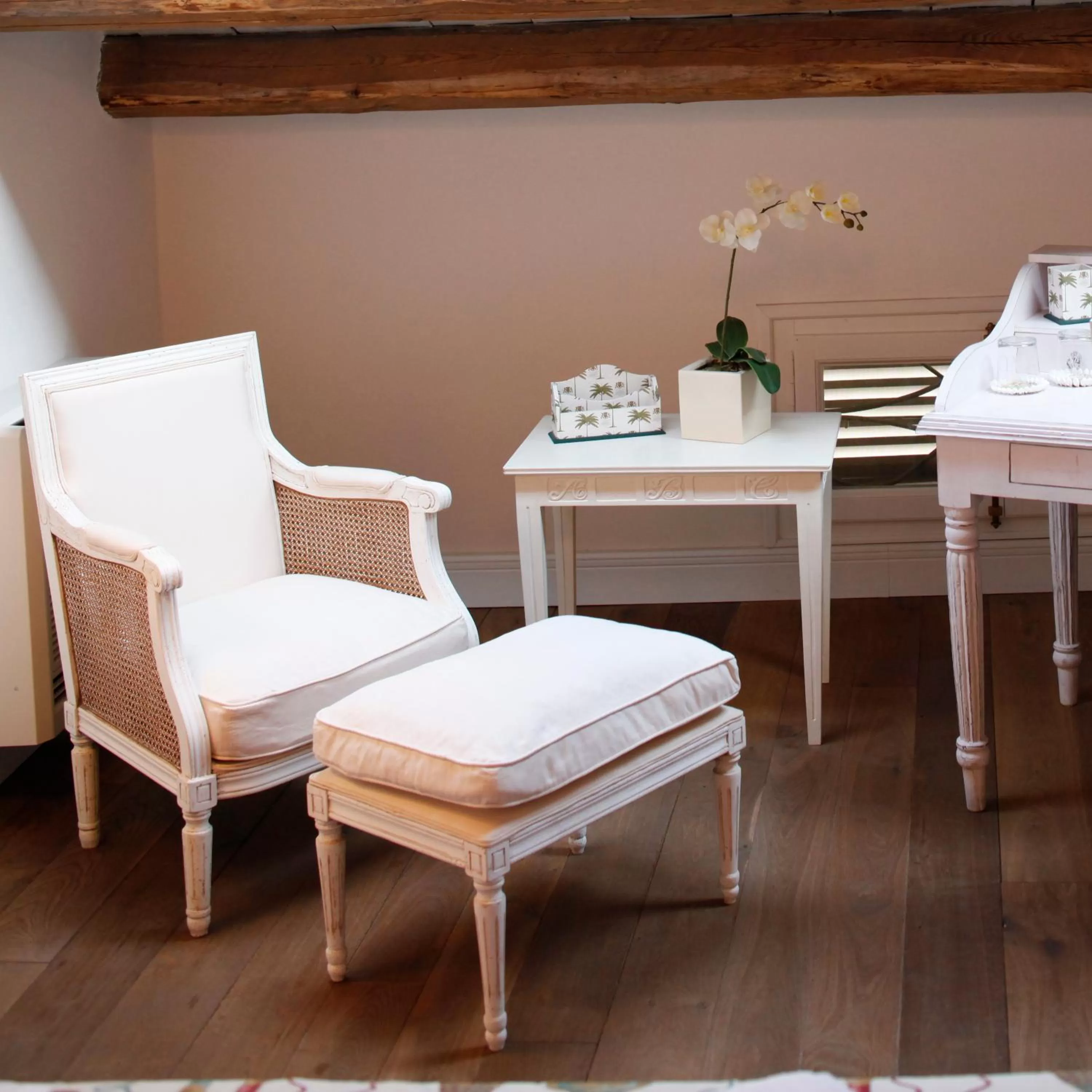 Bedroom, Seating Area in M Club De Luxe B&B