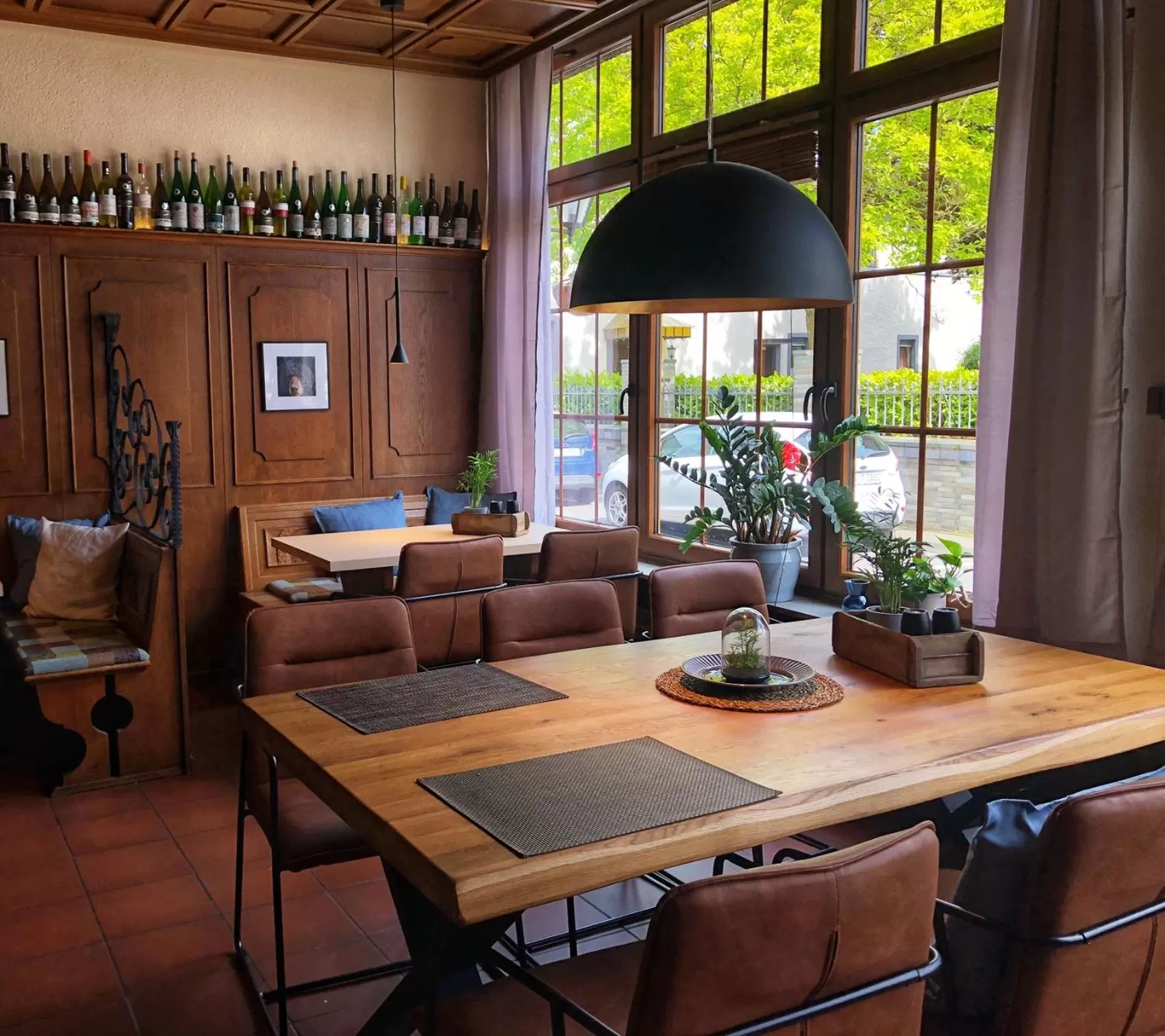 Restaurant/places to eat in Hotel & Weinhaus Zum Schwarzen Bären