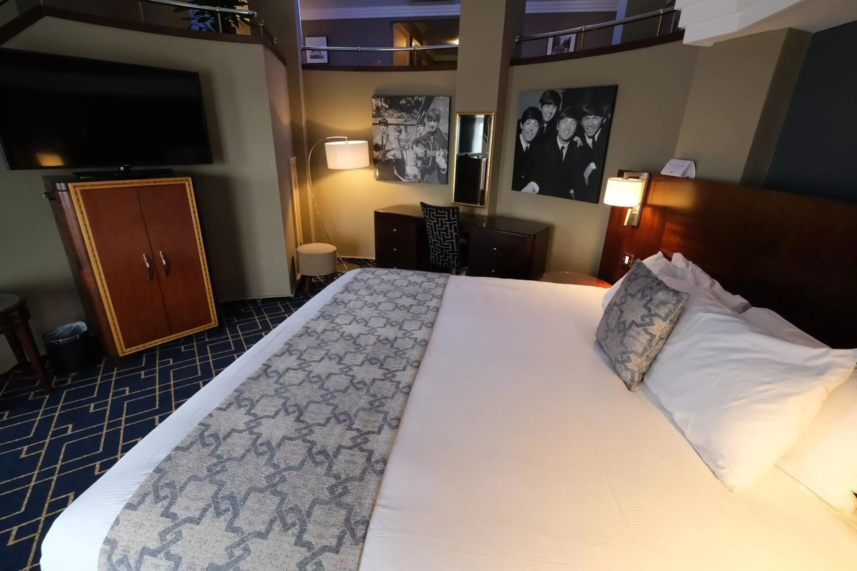 Bed in Crowne Plaza Liverpool - John Lennon Airport, an IHG Hotel