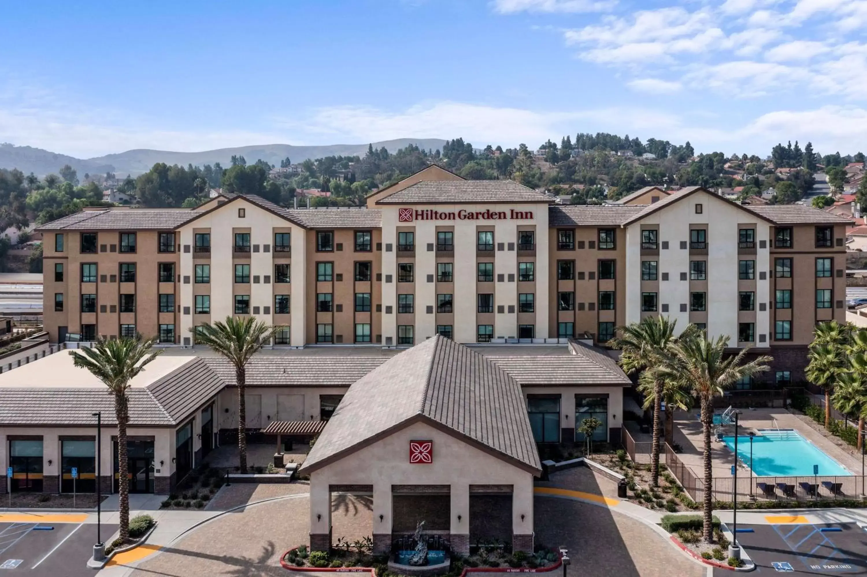 Property building, Pool View in Hilton Garden Inn Pomona, CA