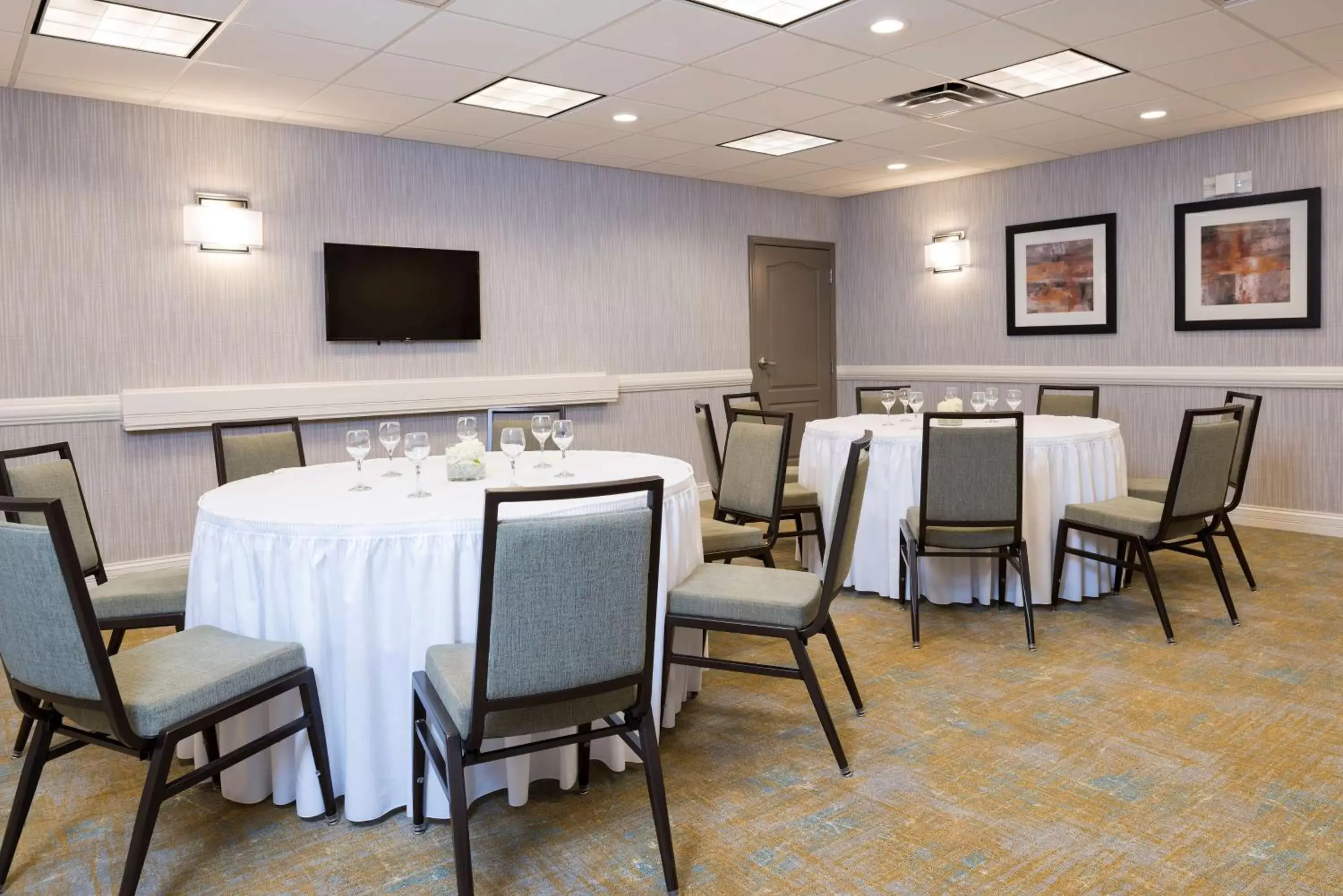 Meeting/conference room, Restaurant/Places to Eat in Homewood Suites by Hilton Indianapolis Northwest