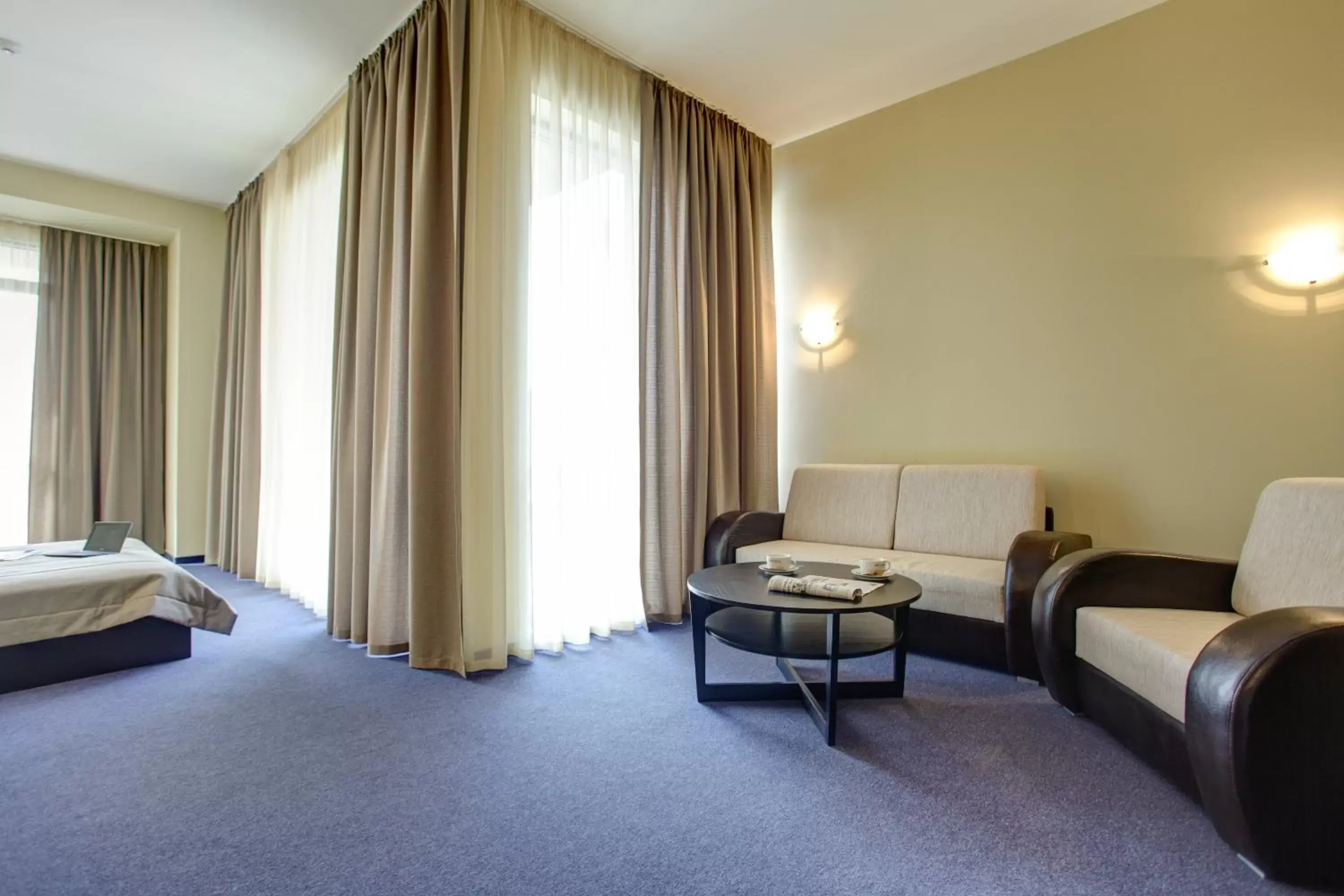 Bedroom, Seating Area in Hemus Hotel Sofia