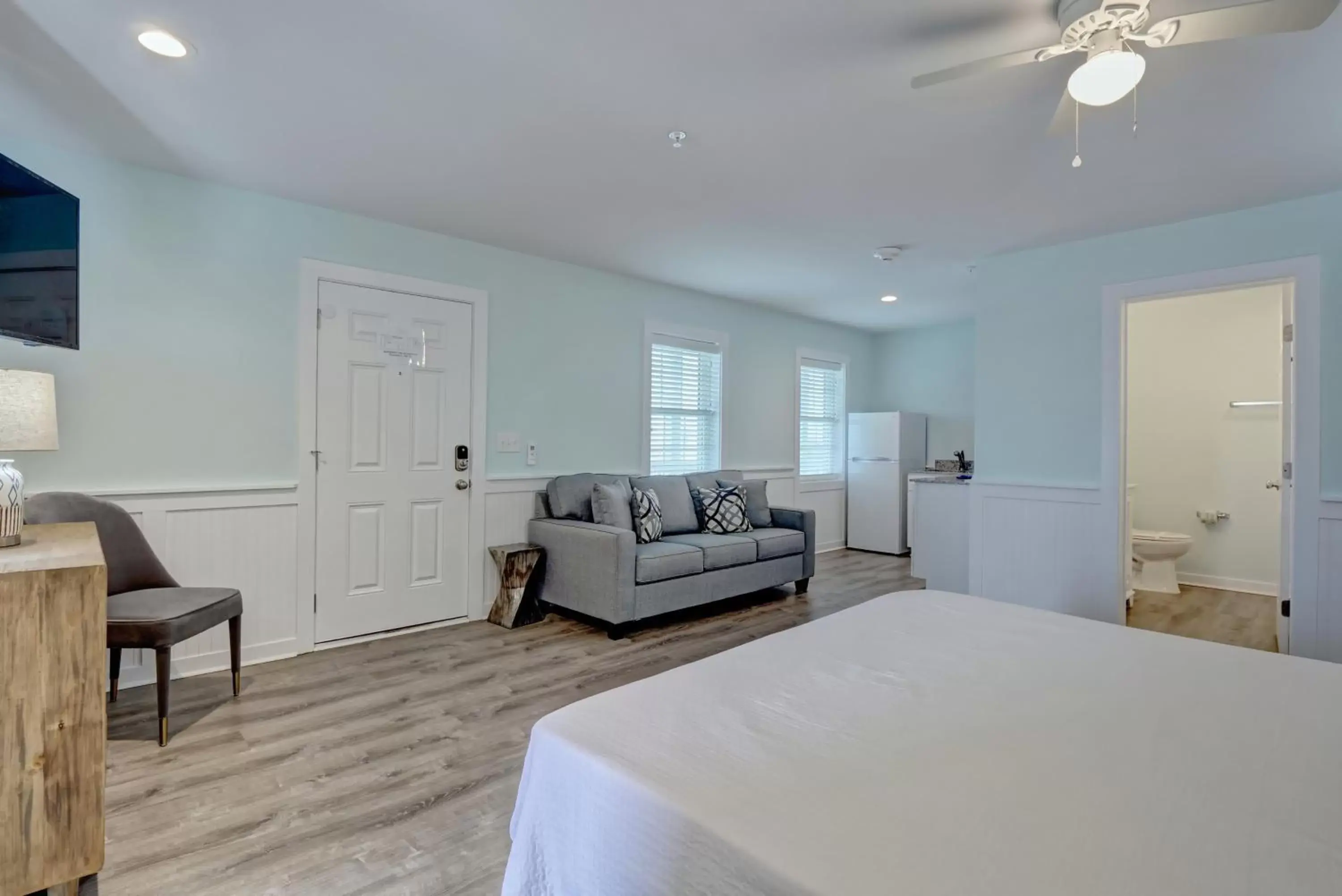 Property building in Loggerhead Inn and Suites by Carolina Retreats