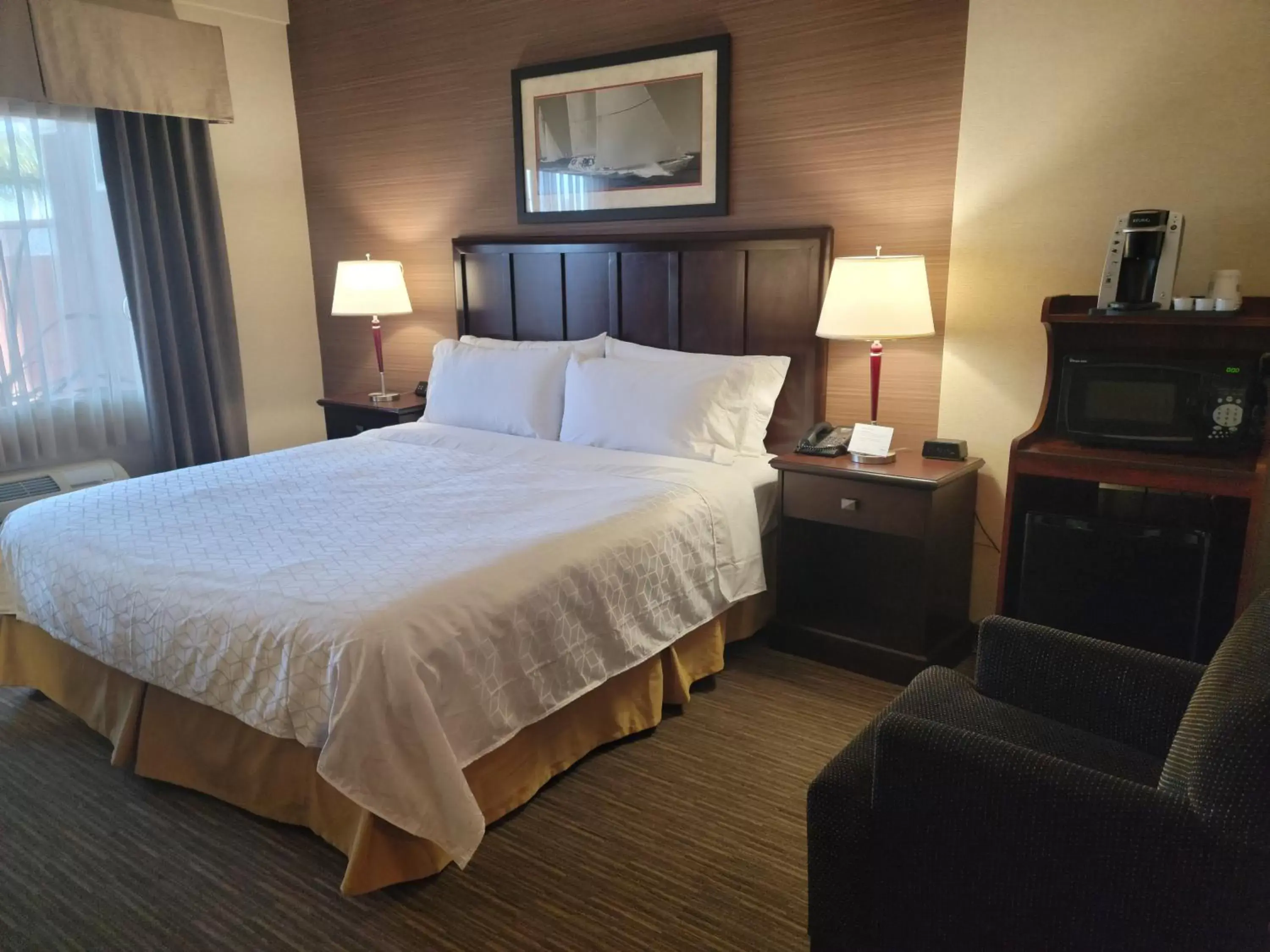 Bed in Holiday Inn Express San Diego South - Chula Vista, an IHG Hotel