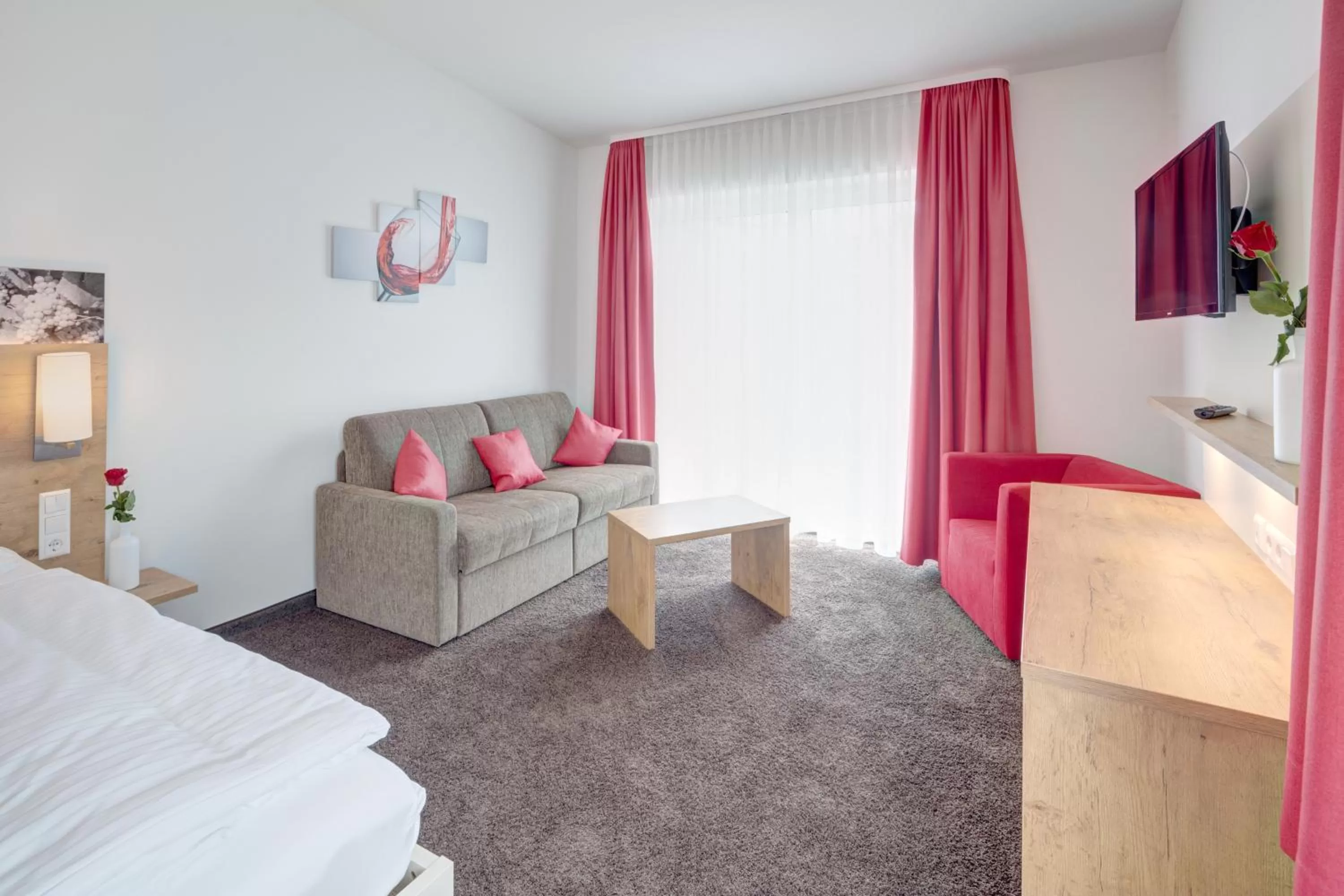 Photo of the whole room, Bed in Vinotel Heinz J. Schwab