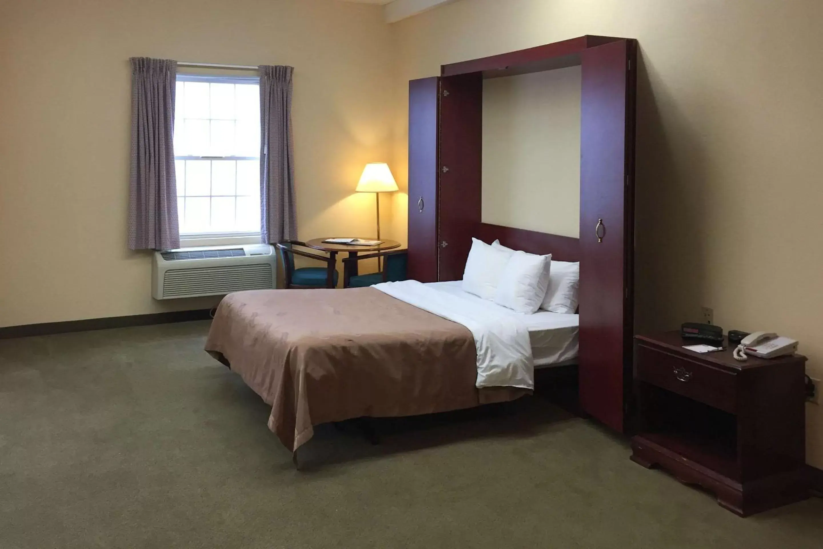 Photo of the whole room, Bed in Quality Inn & Suites Bellville - Mansfield